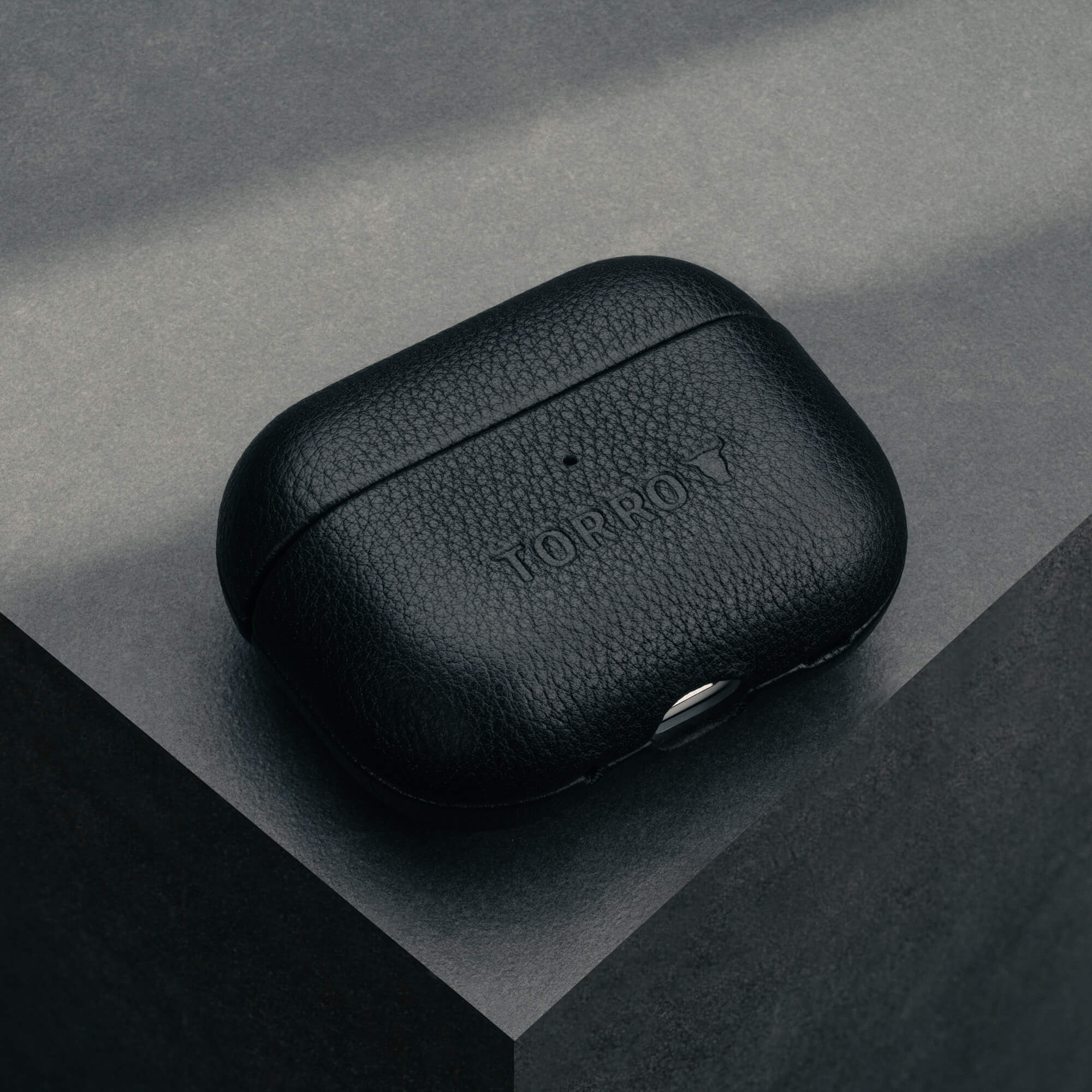 Apple AirPods Pro 3 Leather Case (3rd Gen) - Image 4