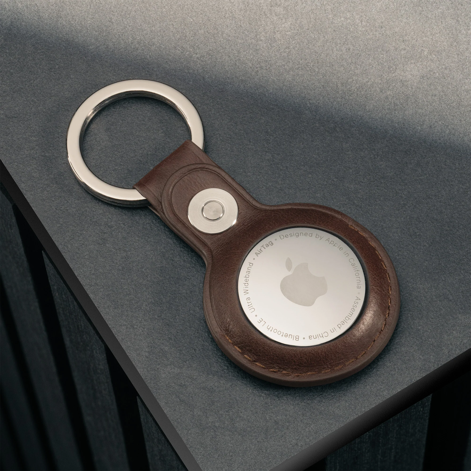 Leather AirTag Keyring - Image 15