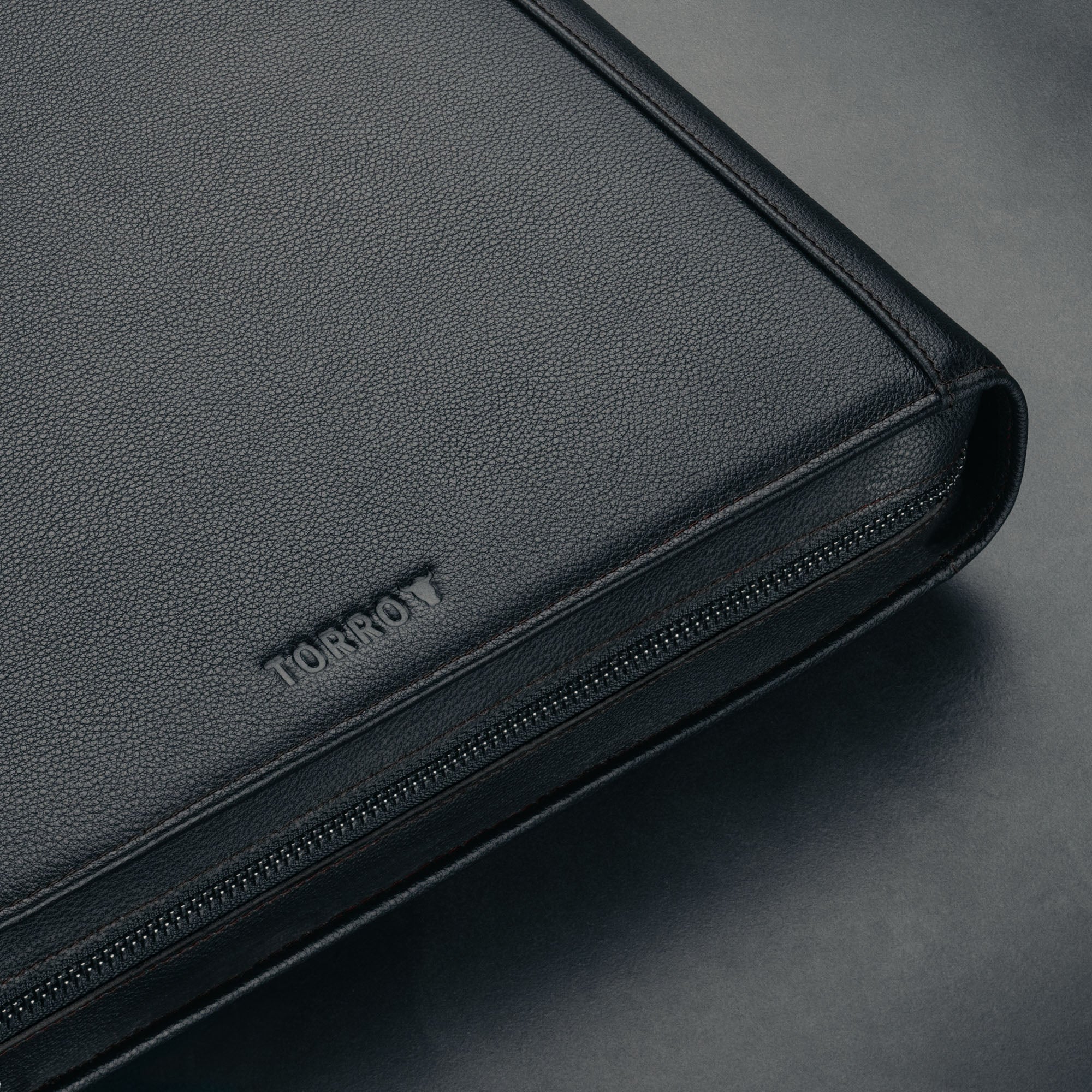 Leather Zipped A4 Conference Folder / Portfolio - Image 17
