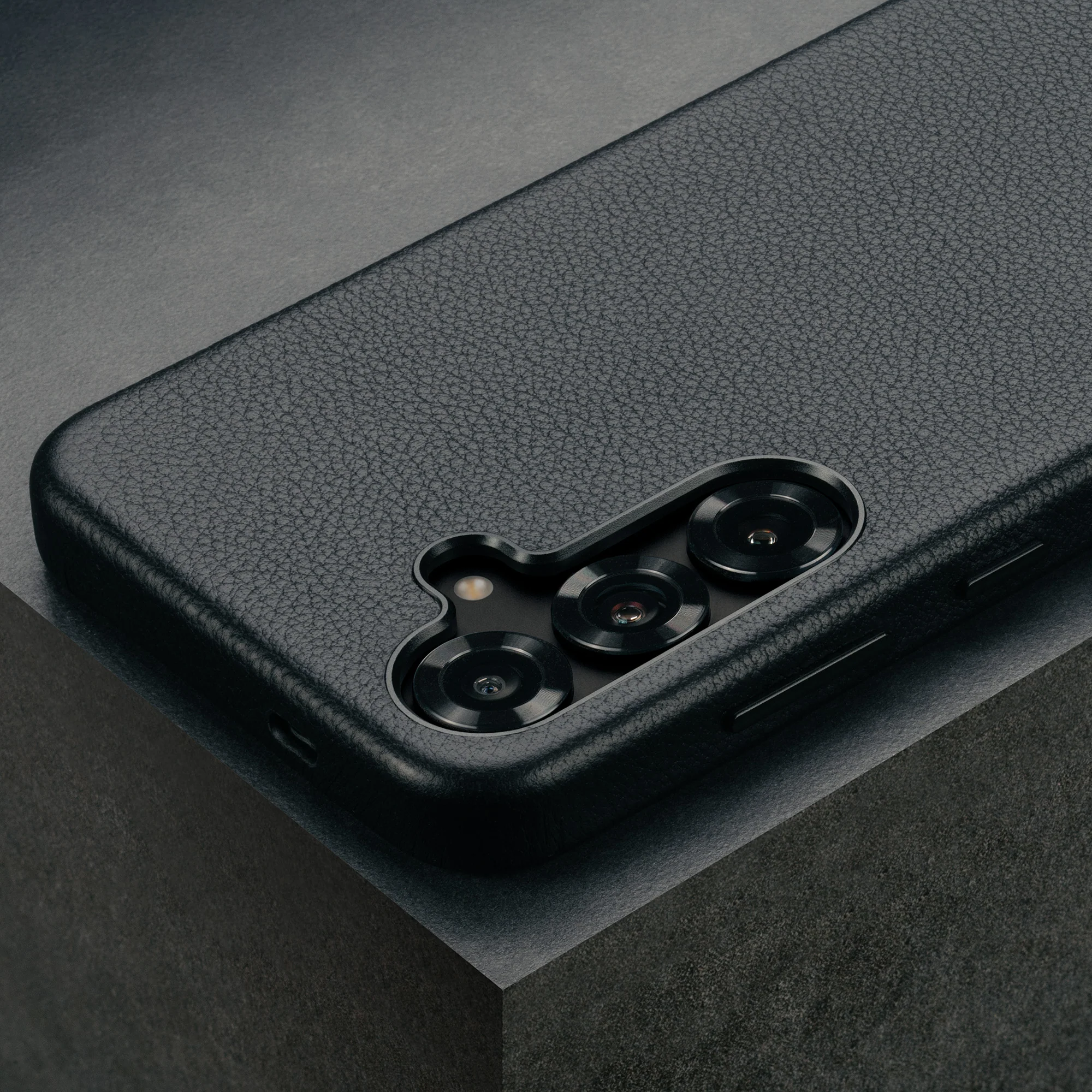 Galaxy S25+ Leather Bumper Case (Qi2/MagSafe Charging Compatible) - Image 4