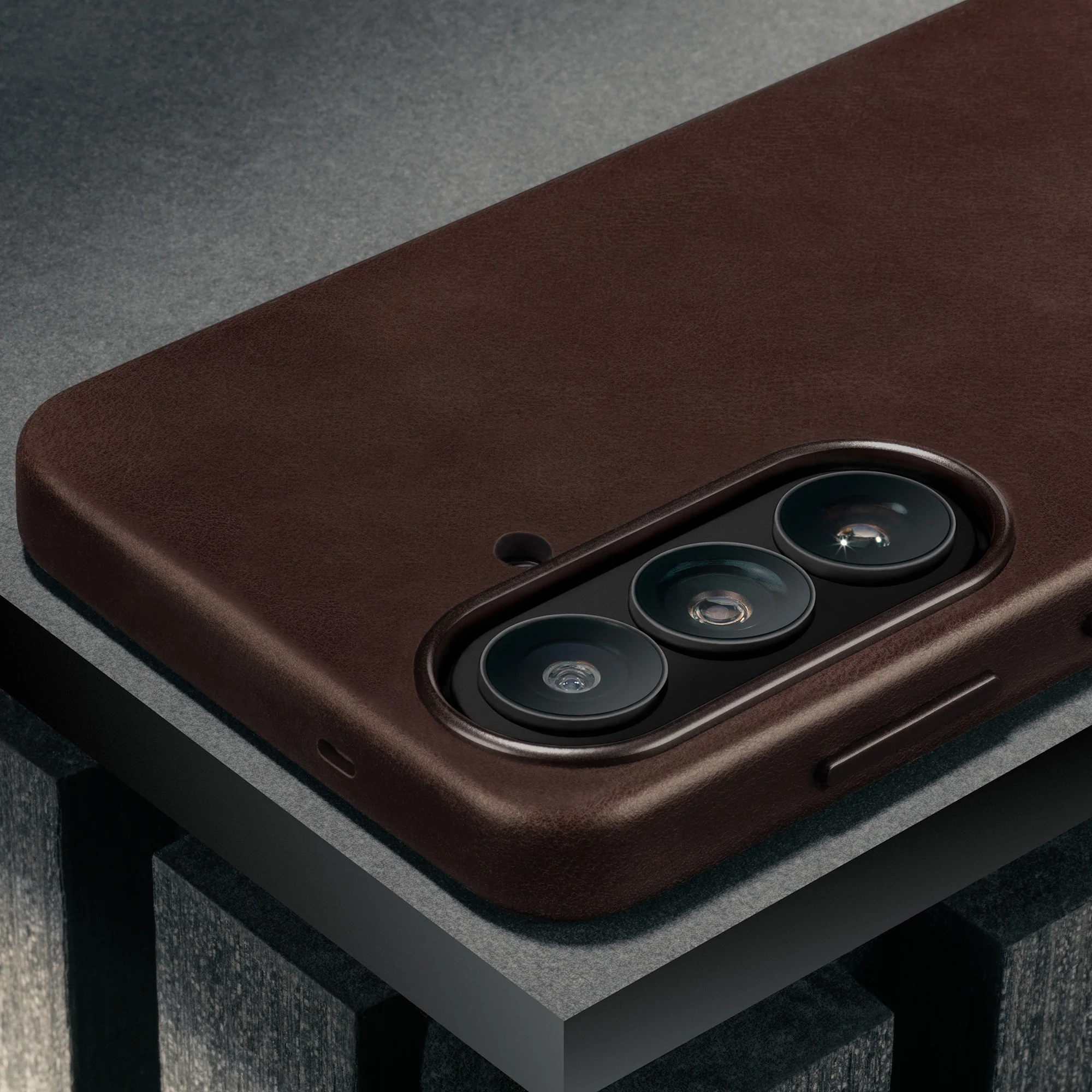 Galaxy S26+ Leather Bumper Case - Image 4