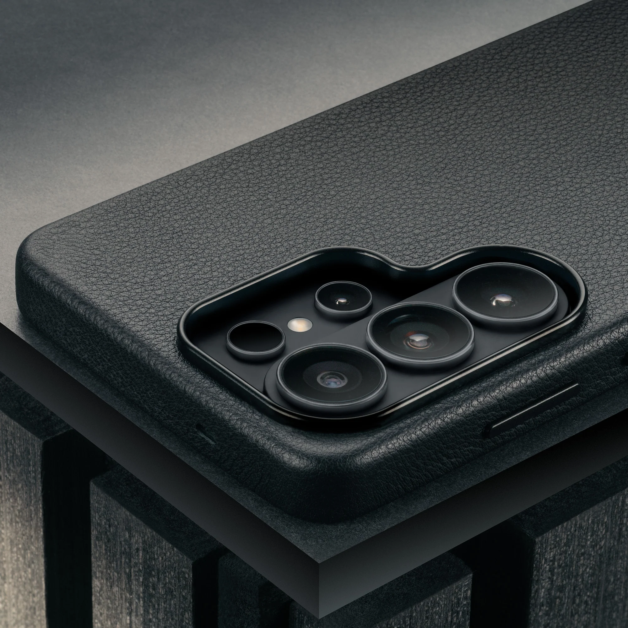 Galaxy S26 Ultra Leather Bumper Case - Image 6