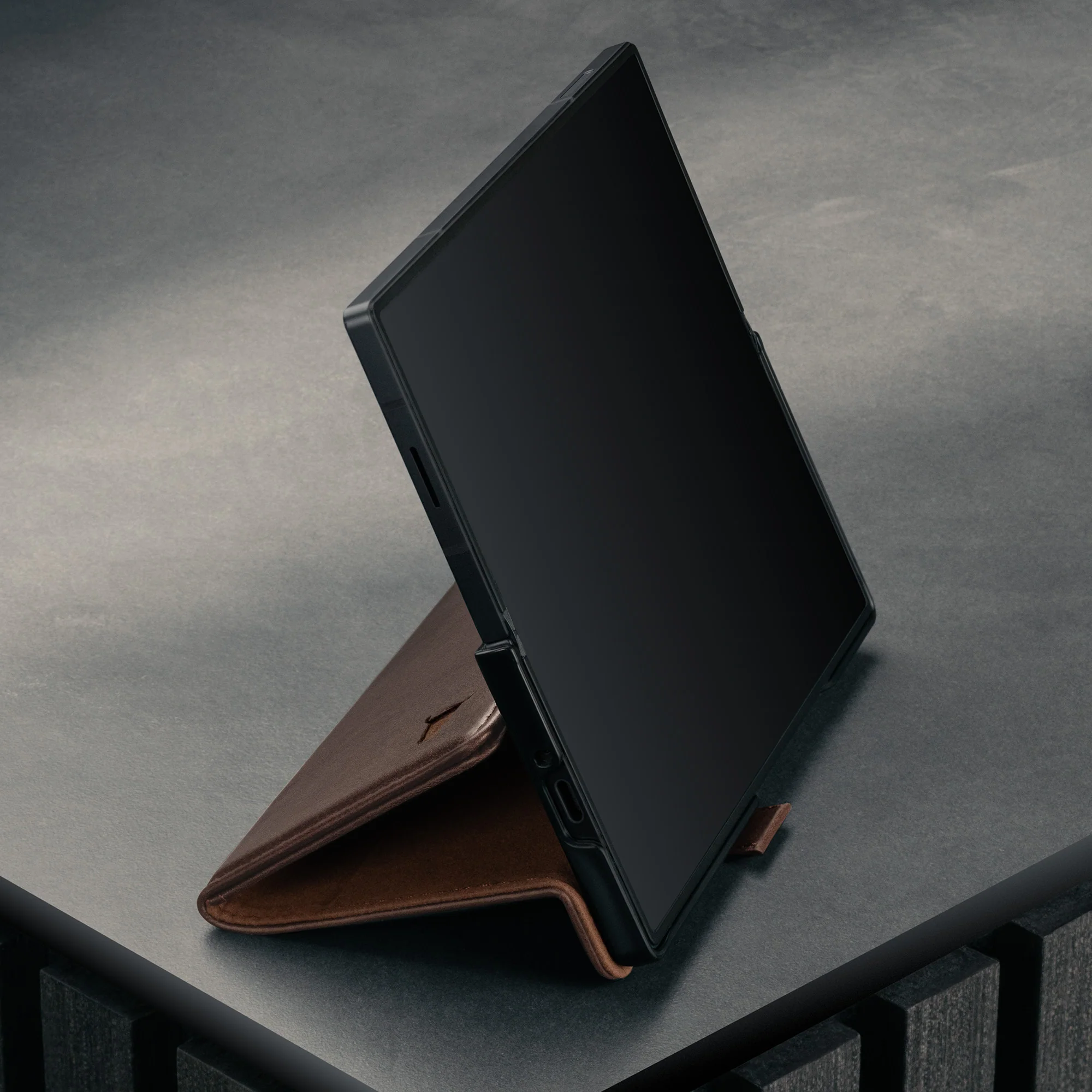 Galaxy Z Fold7 Leather Case - Image 10