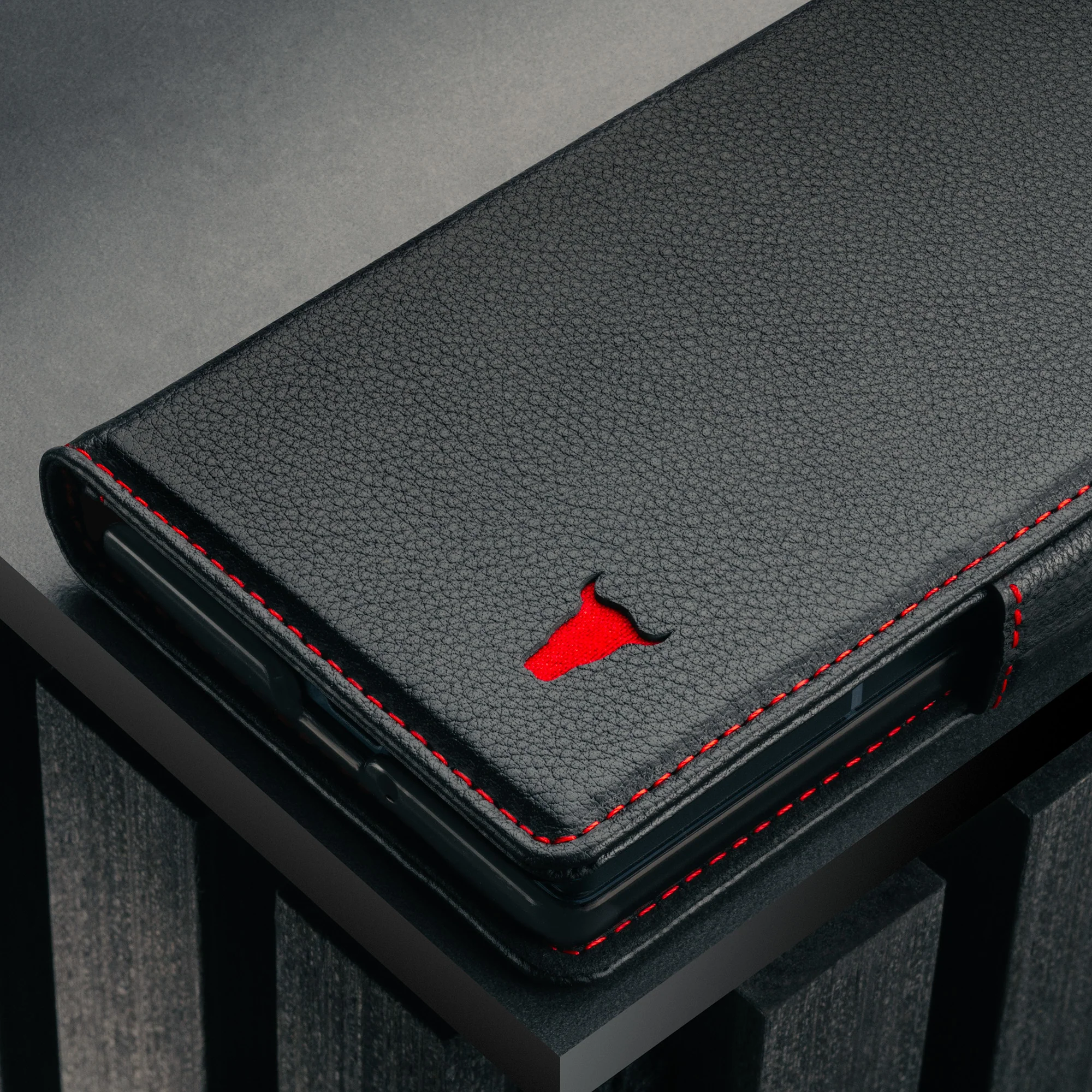 Galaxy Z Fold7 Leather Case - Image 9