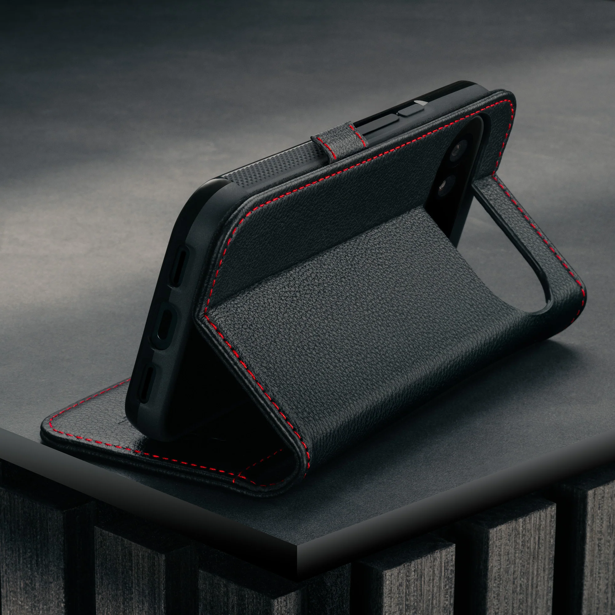 Google Pixel 10 Pro XL Leather Case - Image 3