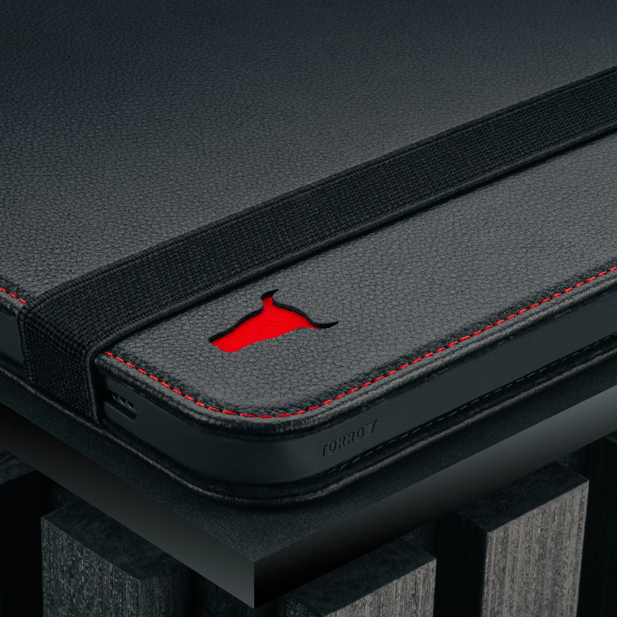 iPad Leather Case (11th A16 / 10th Gen) - Image 9