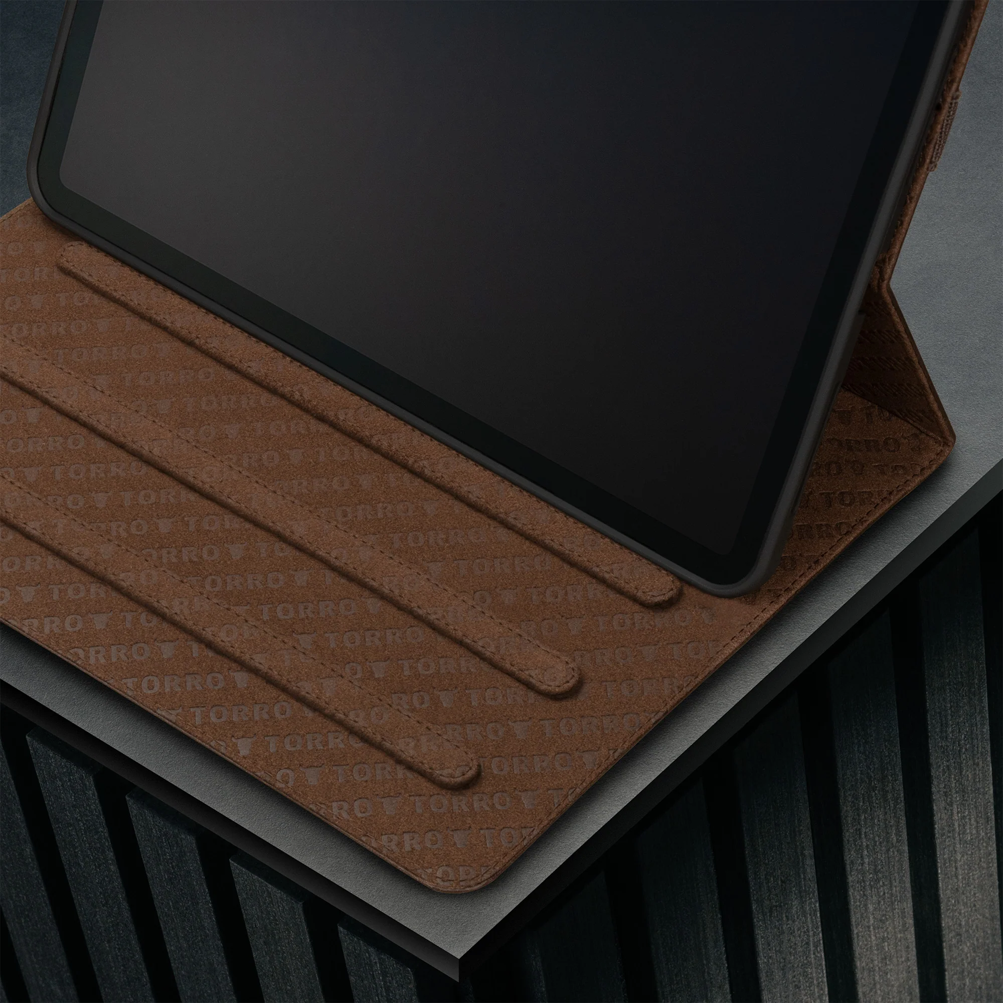 iPad Pro 11" Leather Case (M5/M4) - Image 11