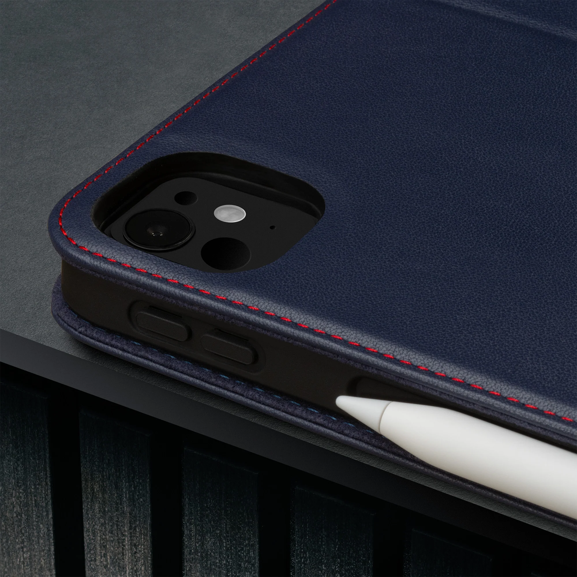 iPad Pro 11" Leather Case (M5/M4) - Image 17
