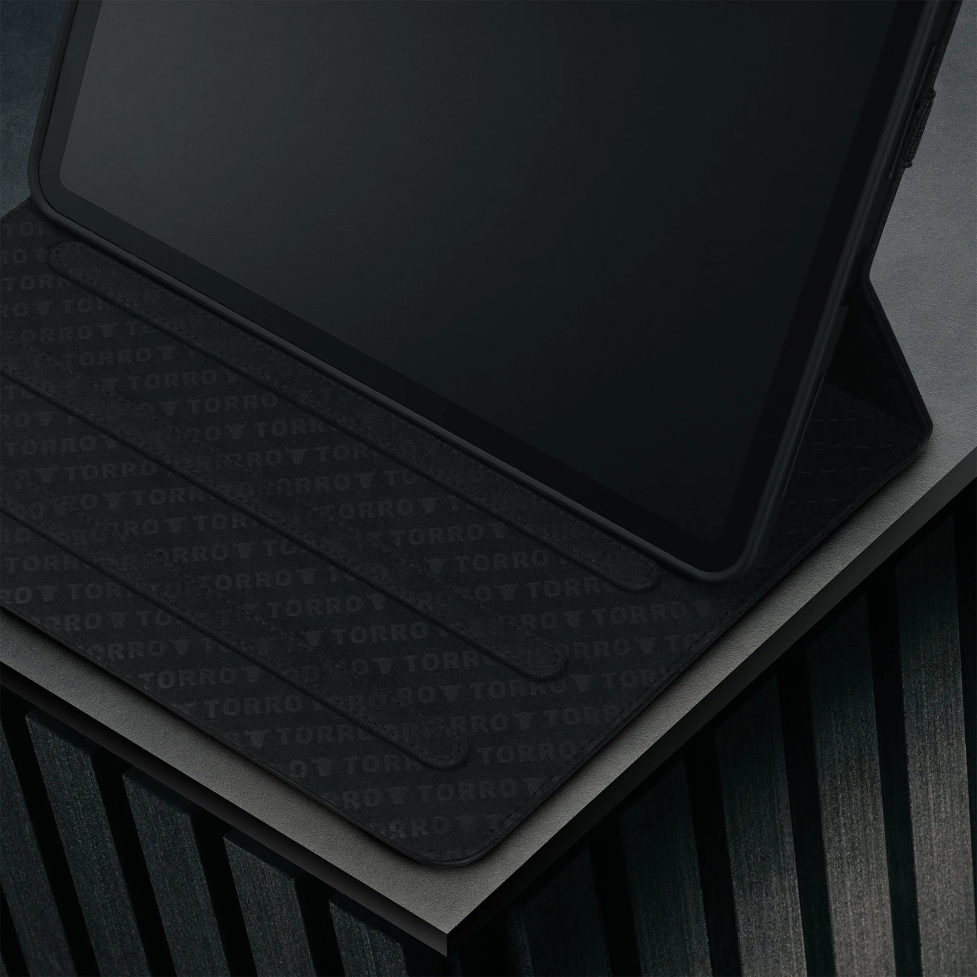 iPad Pro 11" Leather Case (M5/M4) - Image 19