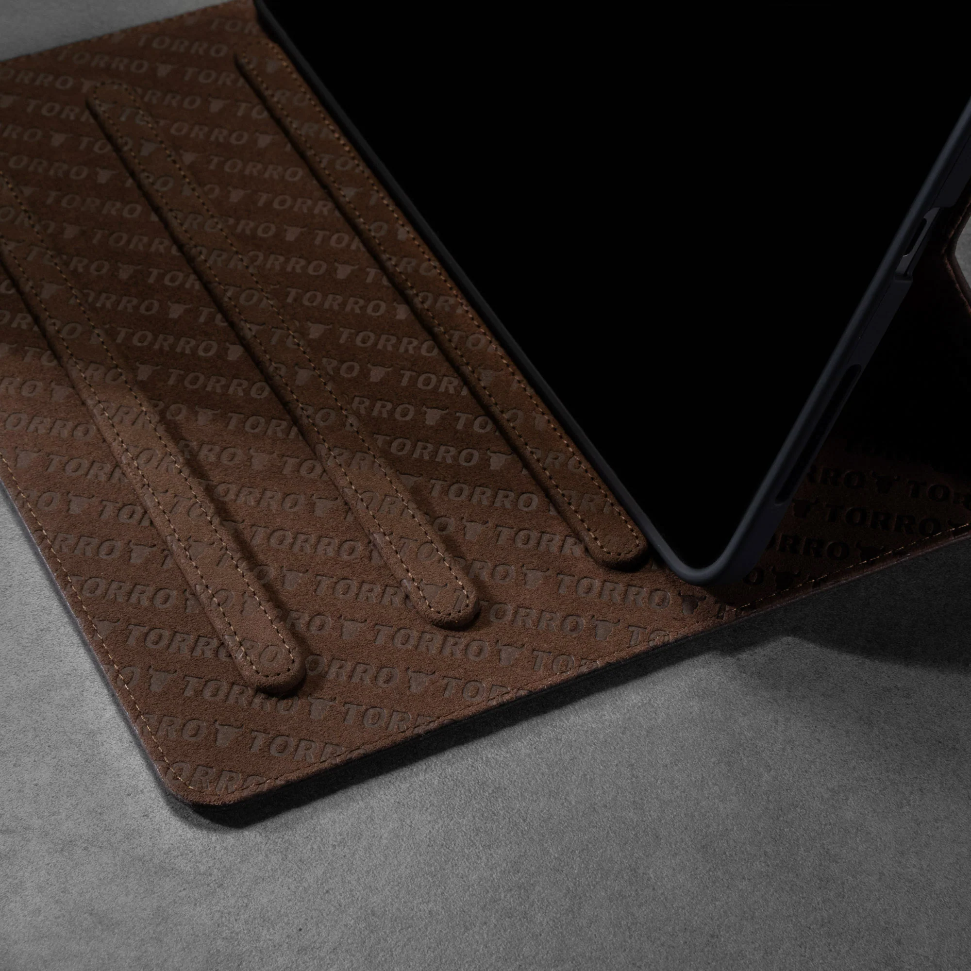 iPad Pro 12.9" Leather Case (6th, 5th & 4th Gen) - Image 9
