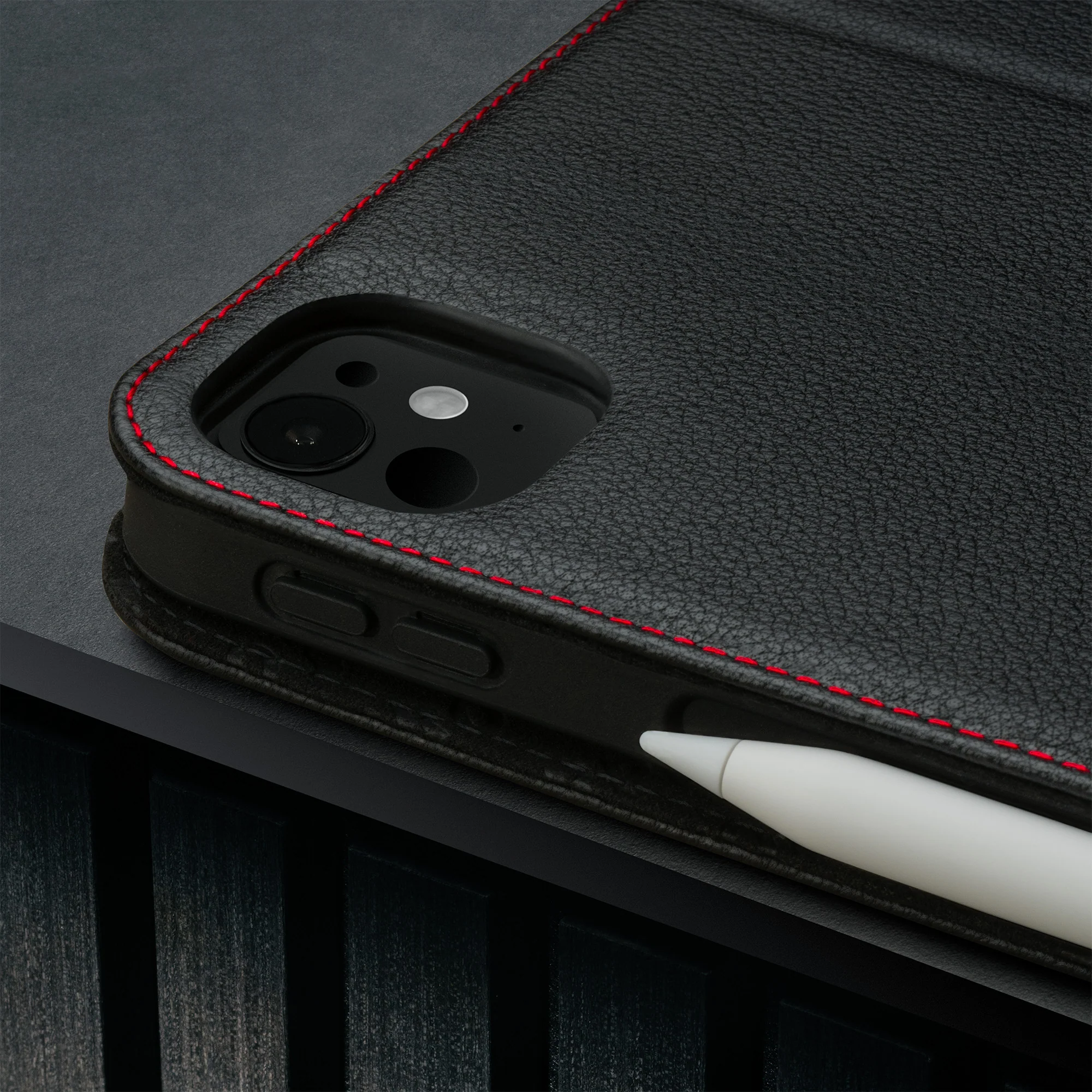 iPad Pro 13" Leather Case (M5/M4) - Image 8