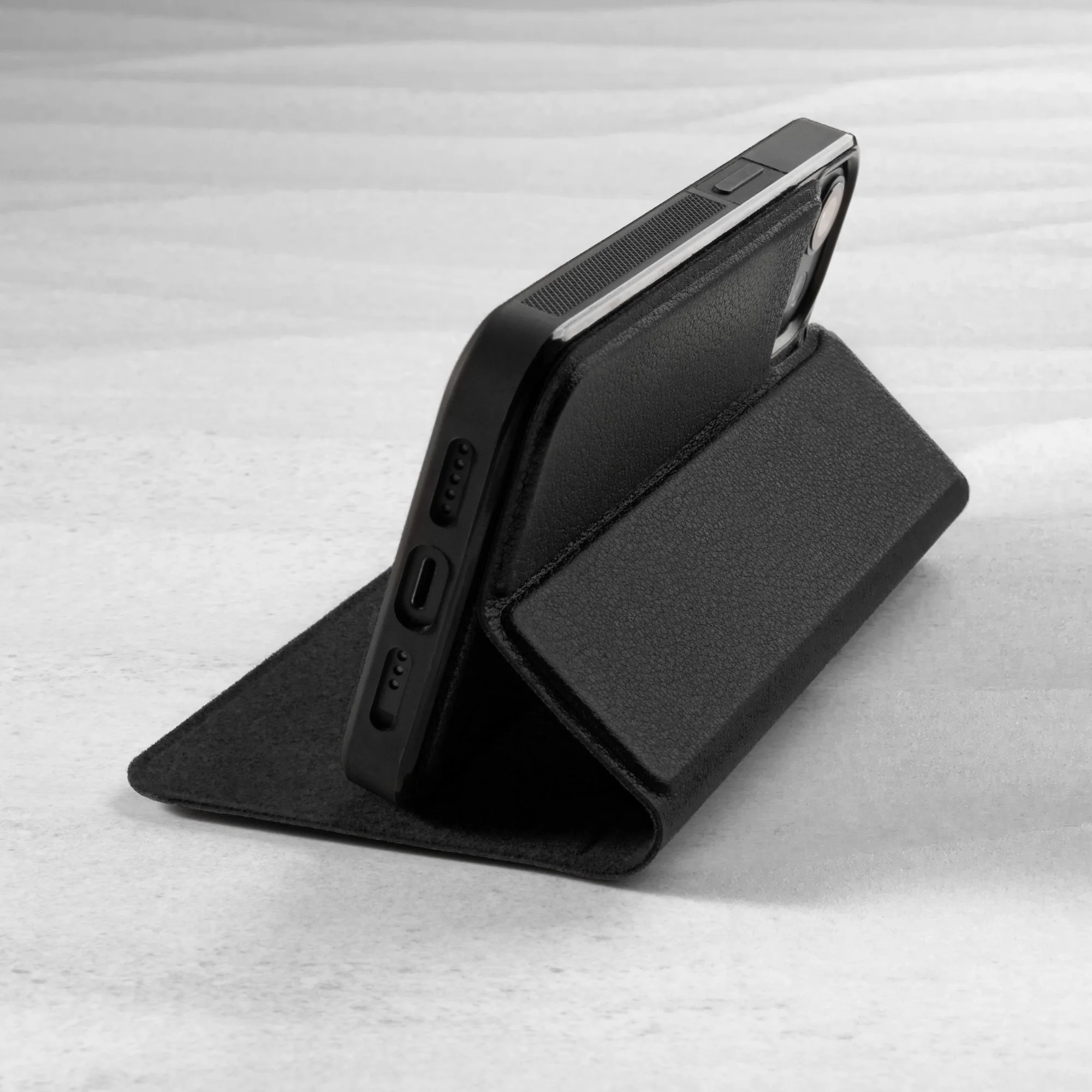 iPhone 14 Pro Leather Bumper Case with Detachable Folio (MagSafe Charging) - Image 5