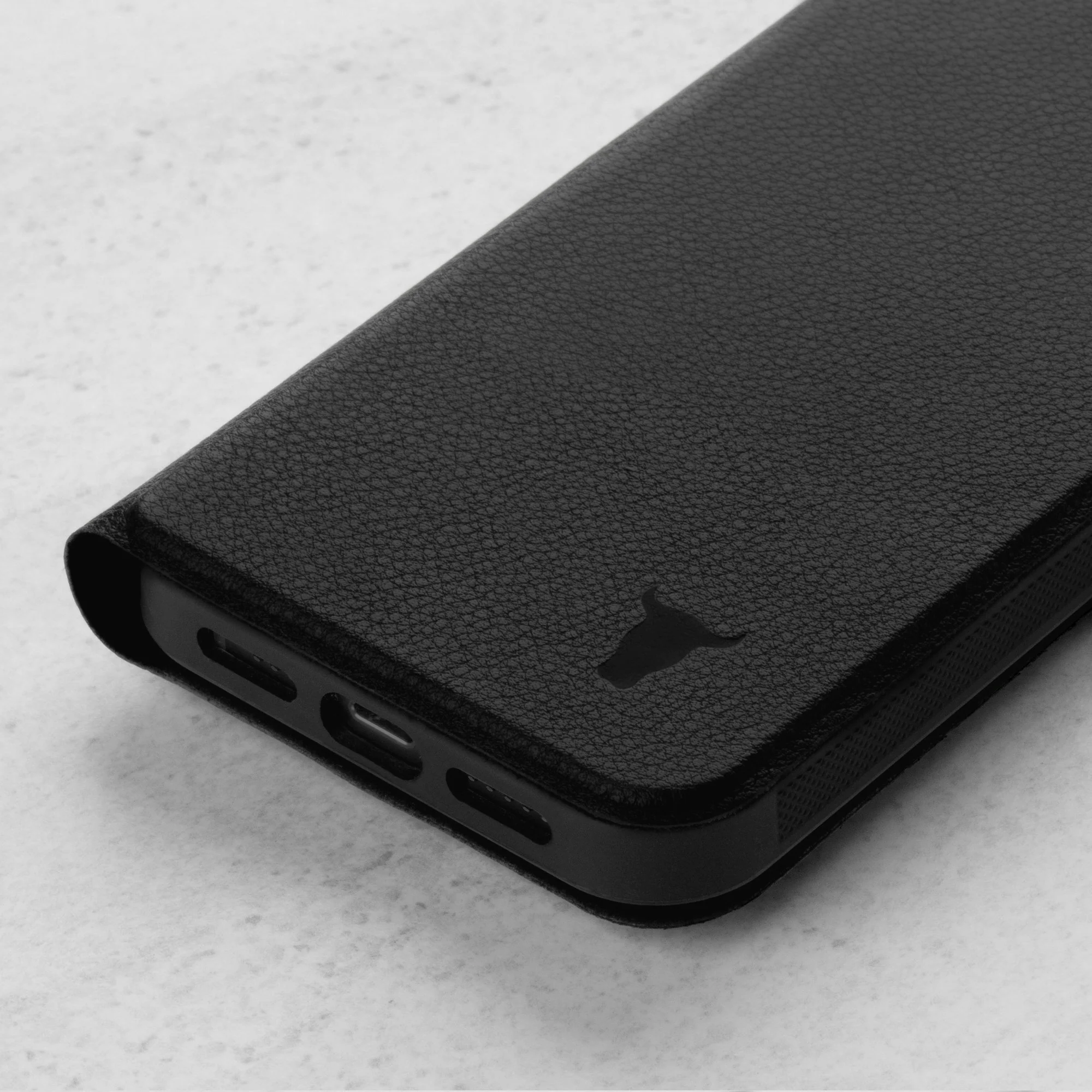 iPhone 14 Pro Leather Bumper Case with Detachable Folio (MagSafe Charging) - Image 6