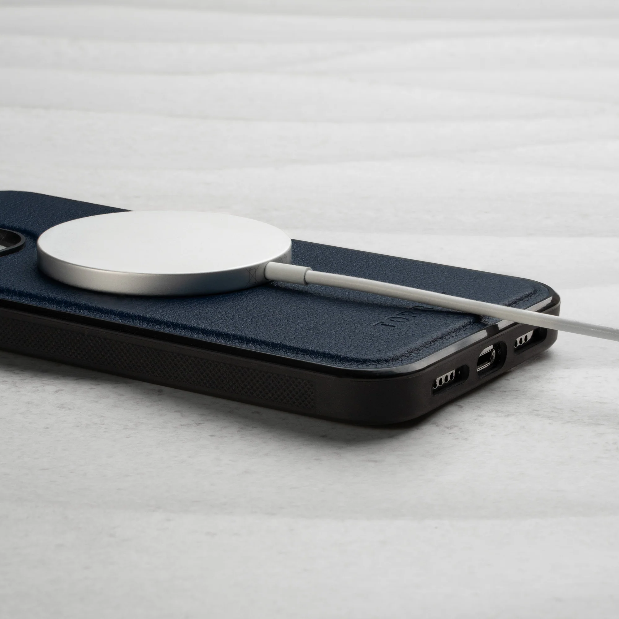 iPhone 14 Pro Leather Bumper Case with Detachable Folio (MagSafe Charging) - Image 7