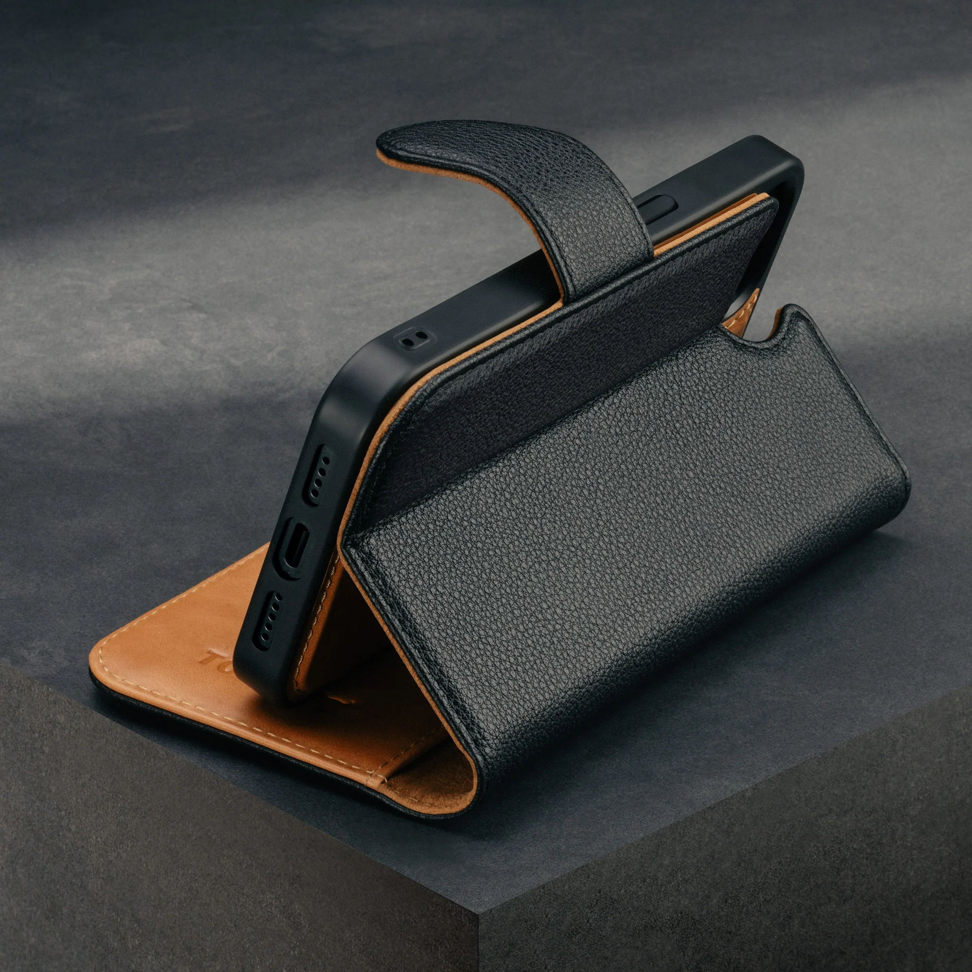 iPhone 17e / 16e Detachable Case - Image 3