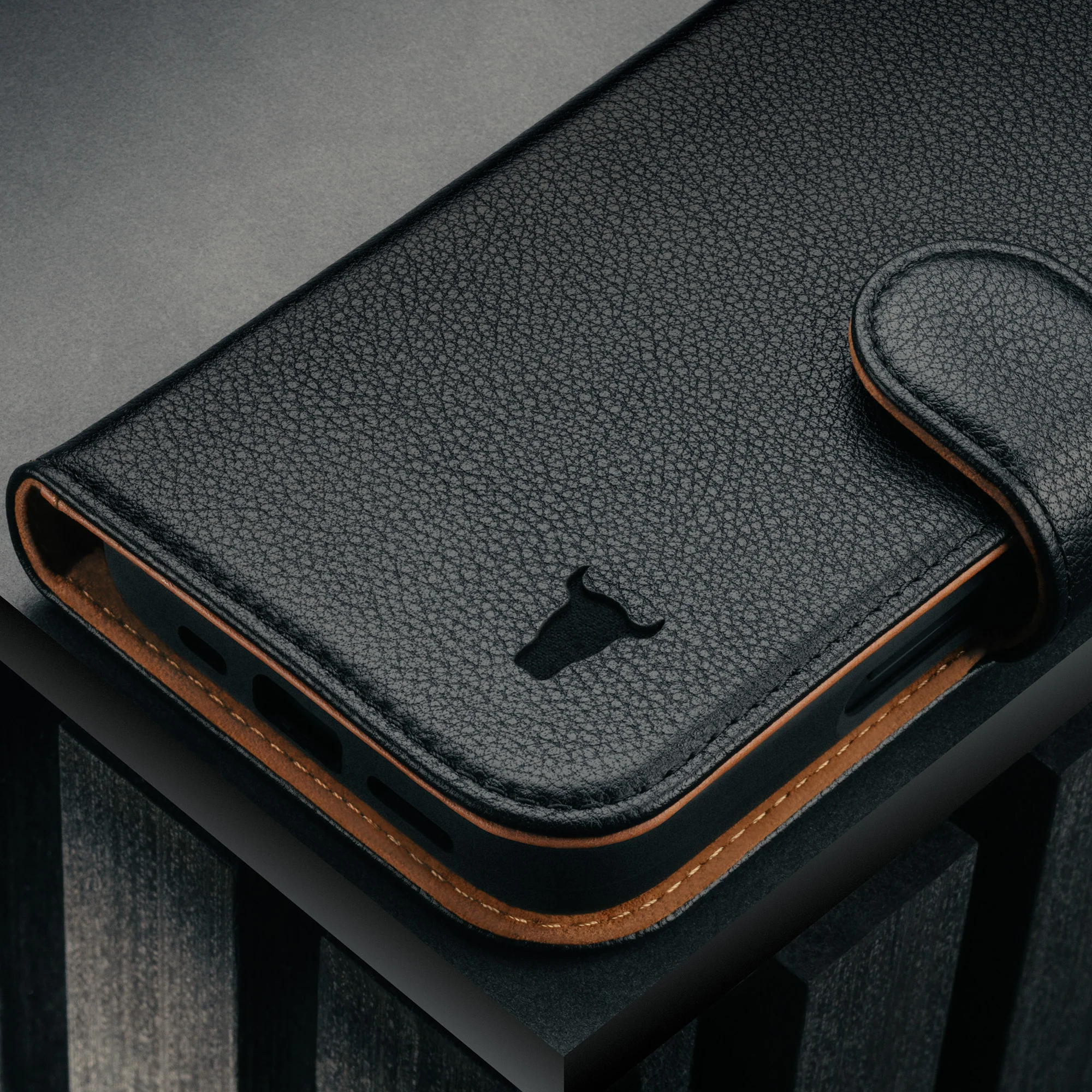 iPhone 17 2-in-1 Detachable Leather Wallet Case (MagSafe Charging) - Image 7