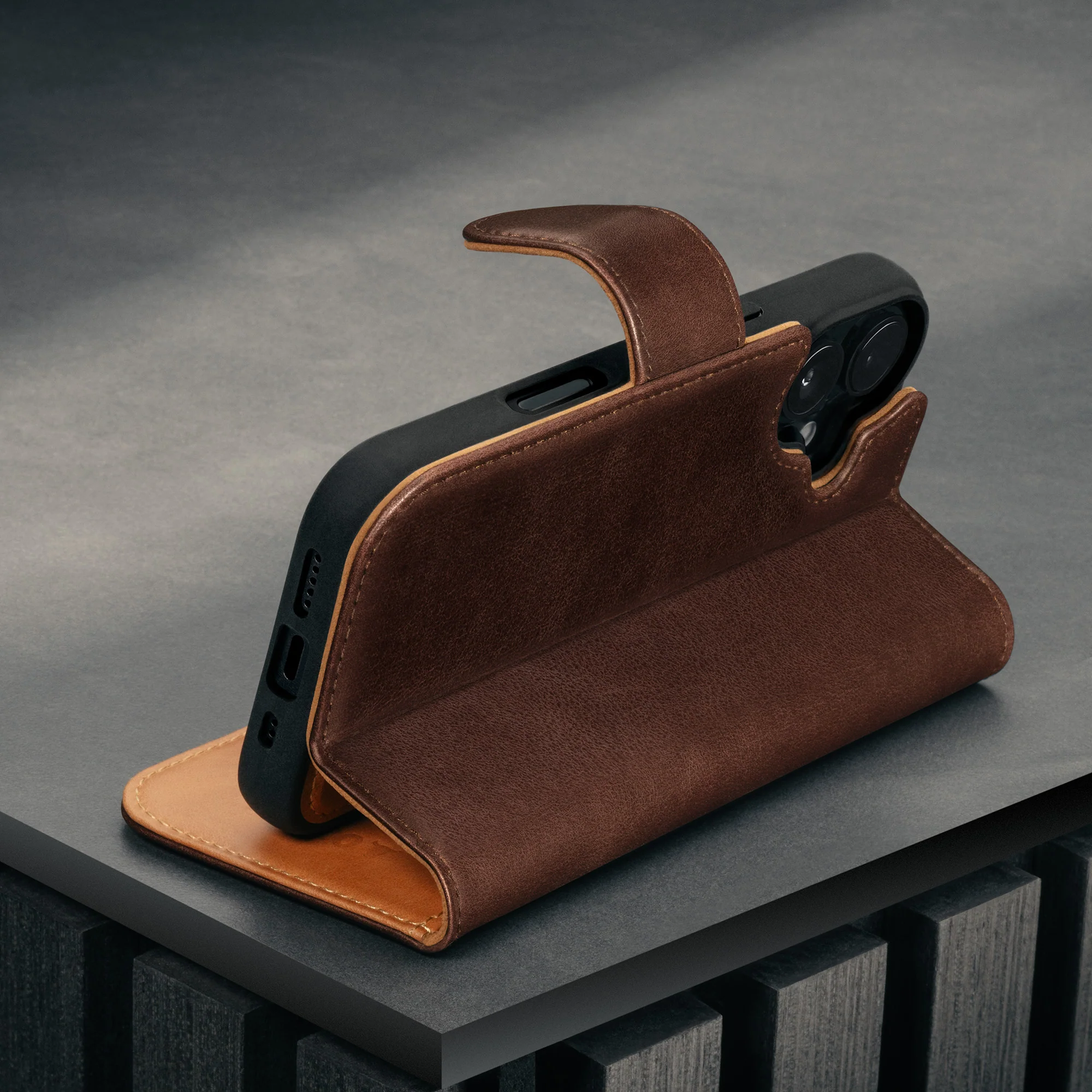 iPhone 17 2-in-1 Detachable Leather Wallet Case (MagSafe Charging) - Image 9