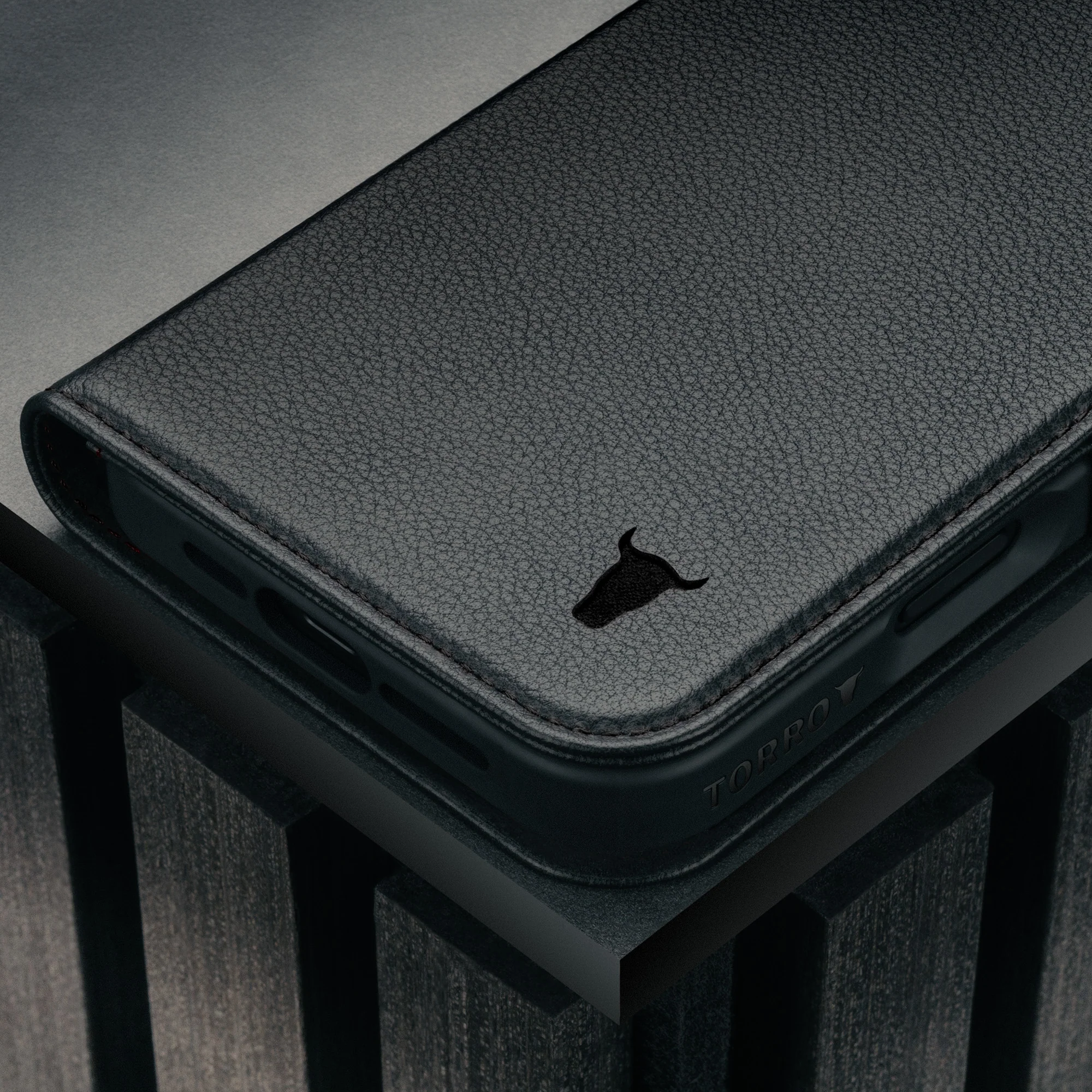 iPhone 17 Leather Case (MagSafe Charging) - Image 42