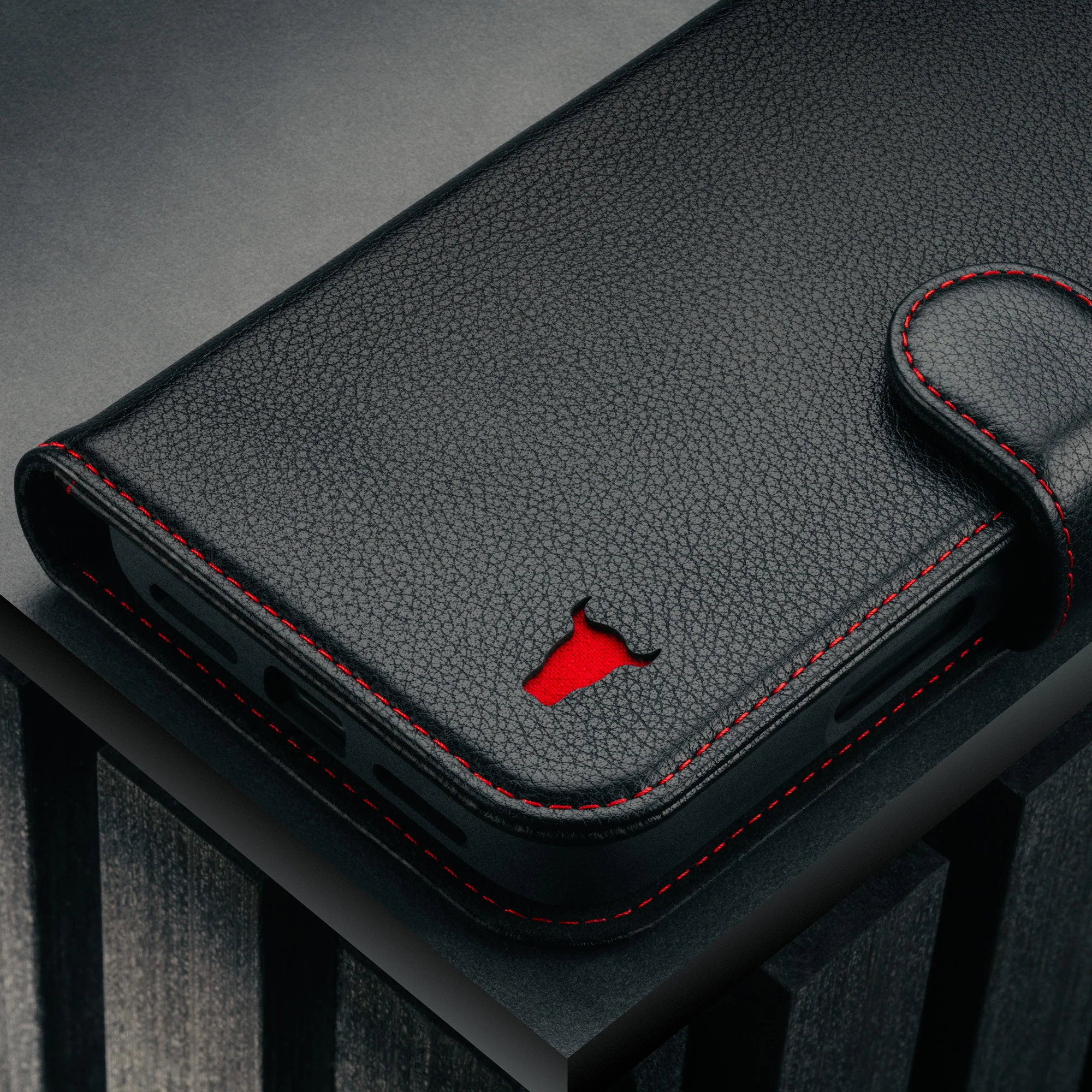 iPhone 17 Pro 2-in-1 Detachable Leather Wallet Case (MagSafe Charging) - Image 10
