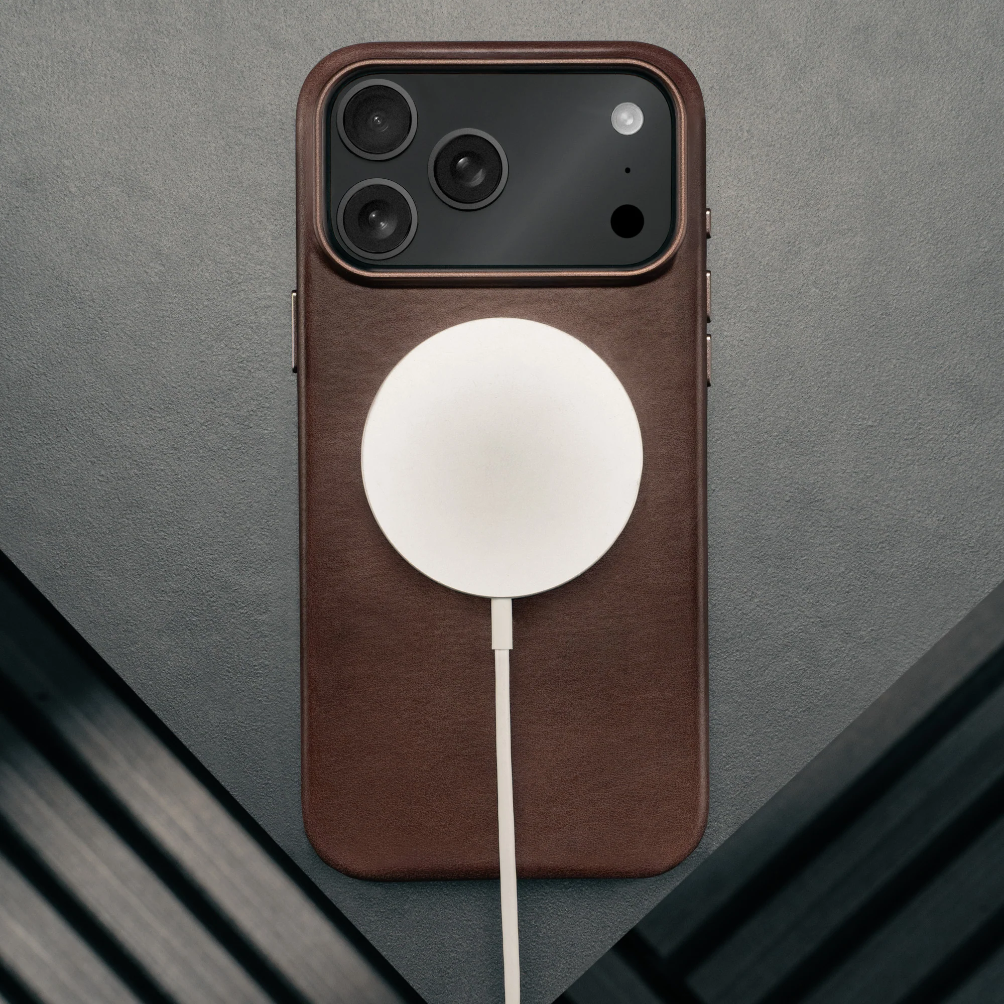 iPhone 17 Pro Leather Bumper Case (MagSafe Compatible) - Image 11