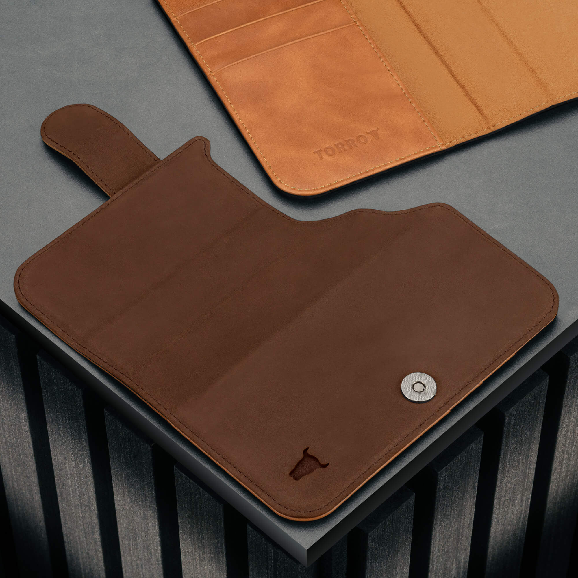 iPhone 17 Pro Leather Outer Cover - Image 4