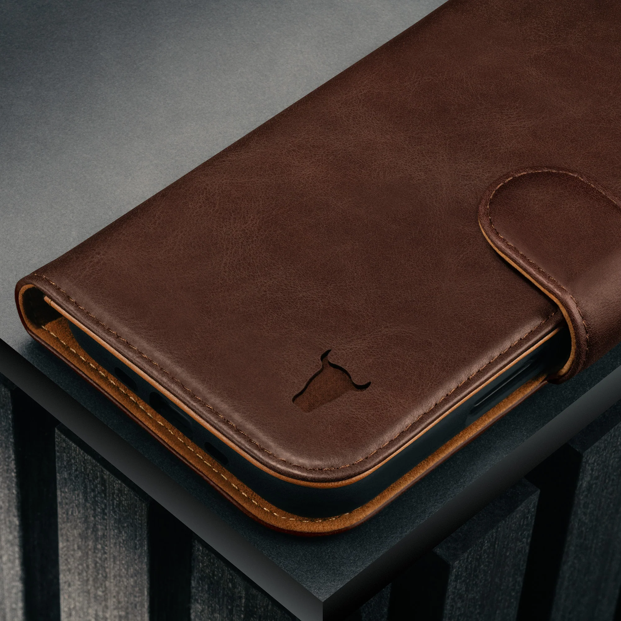 iPhone Air Leather Case (with Detachable Cover & MagSafe Compatible) - Image 12