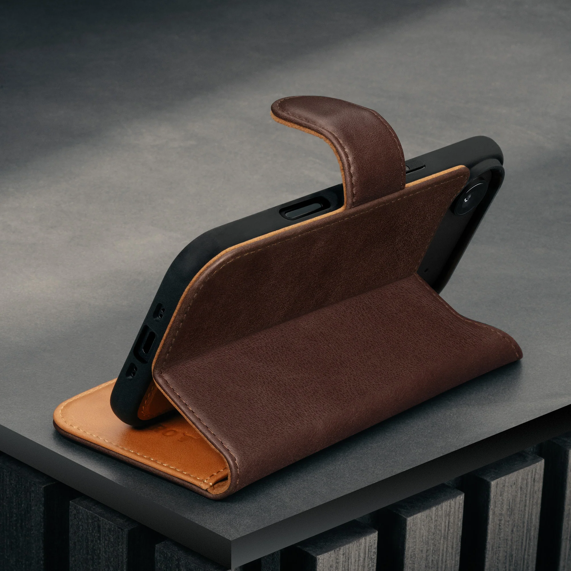 iPhone Air Leather Case (with Detachable Cover & MagSafe Compatible) - Image 9