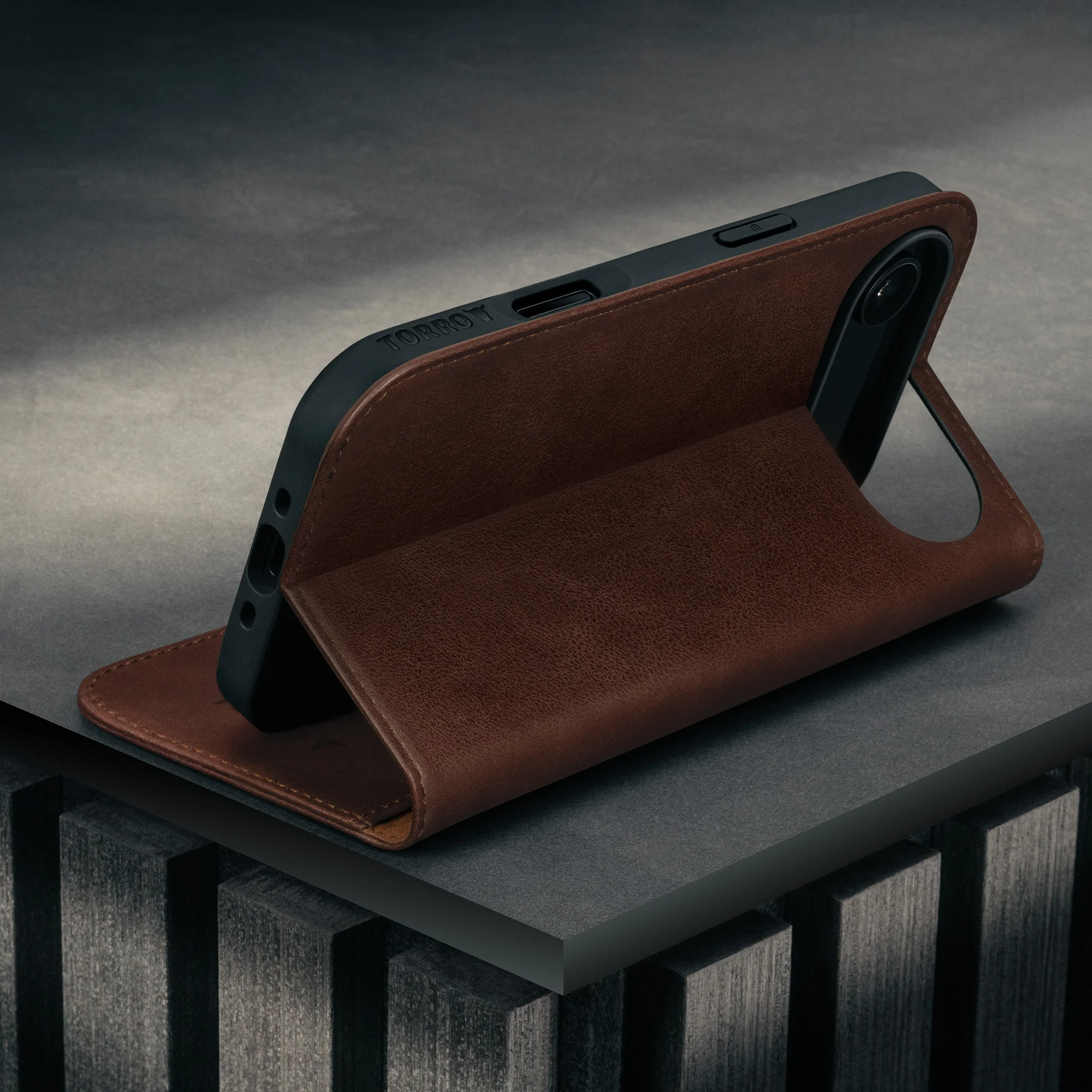 iPhone Air Leather Case (MagSafe Charging) - Image 11