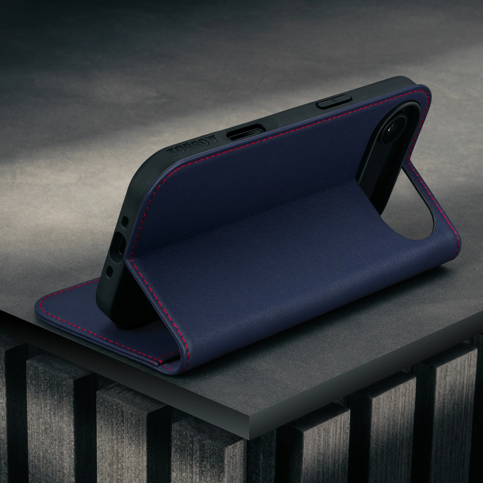 iPhone Air Leather Case (MagSafe Charging) - Image 17