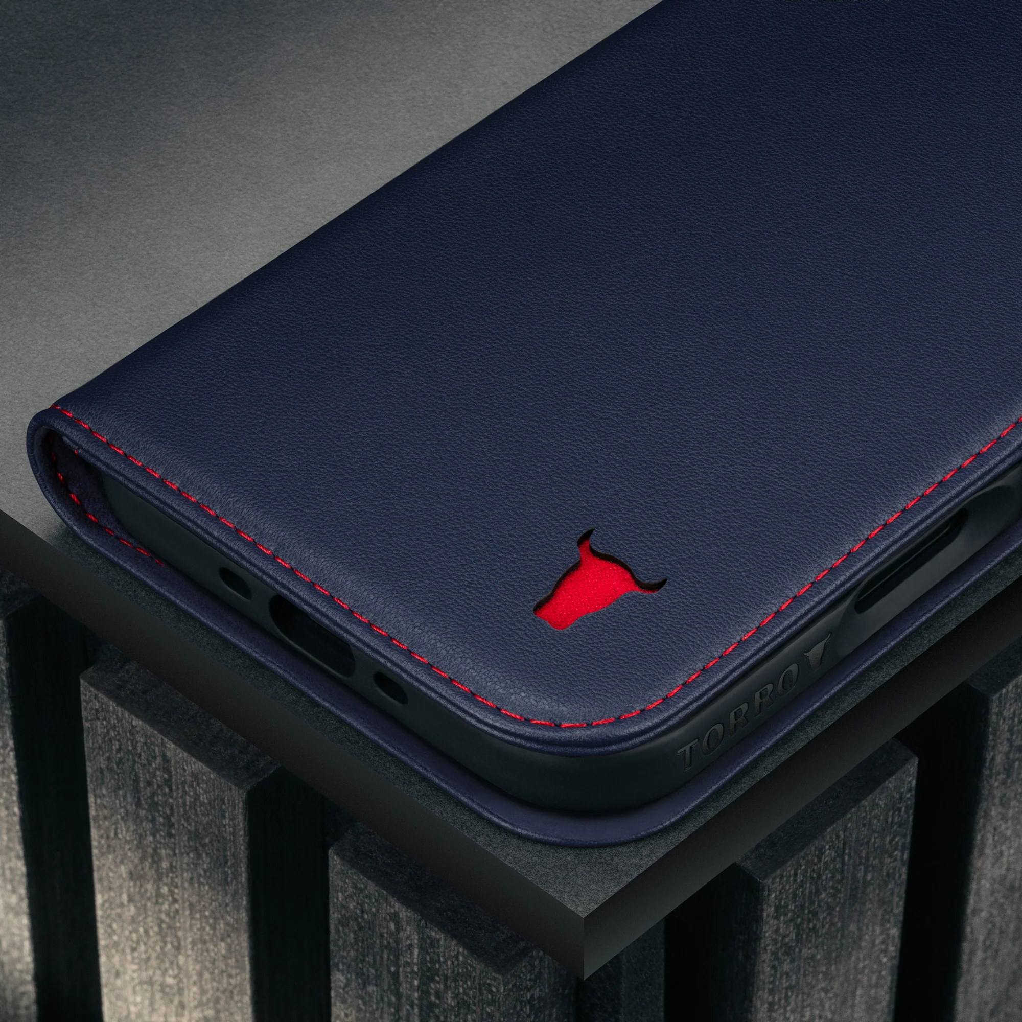 iPhone Air Leather Case (MagSafe Charging) - Image 21