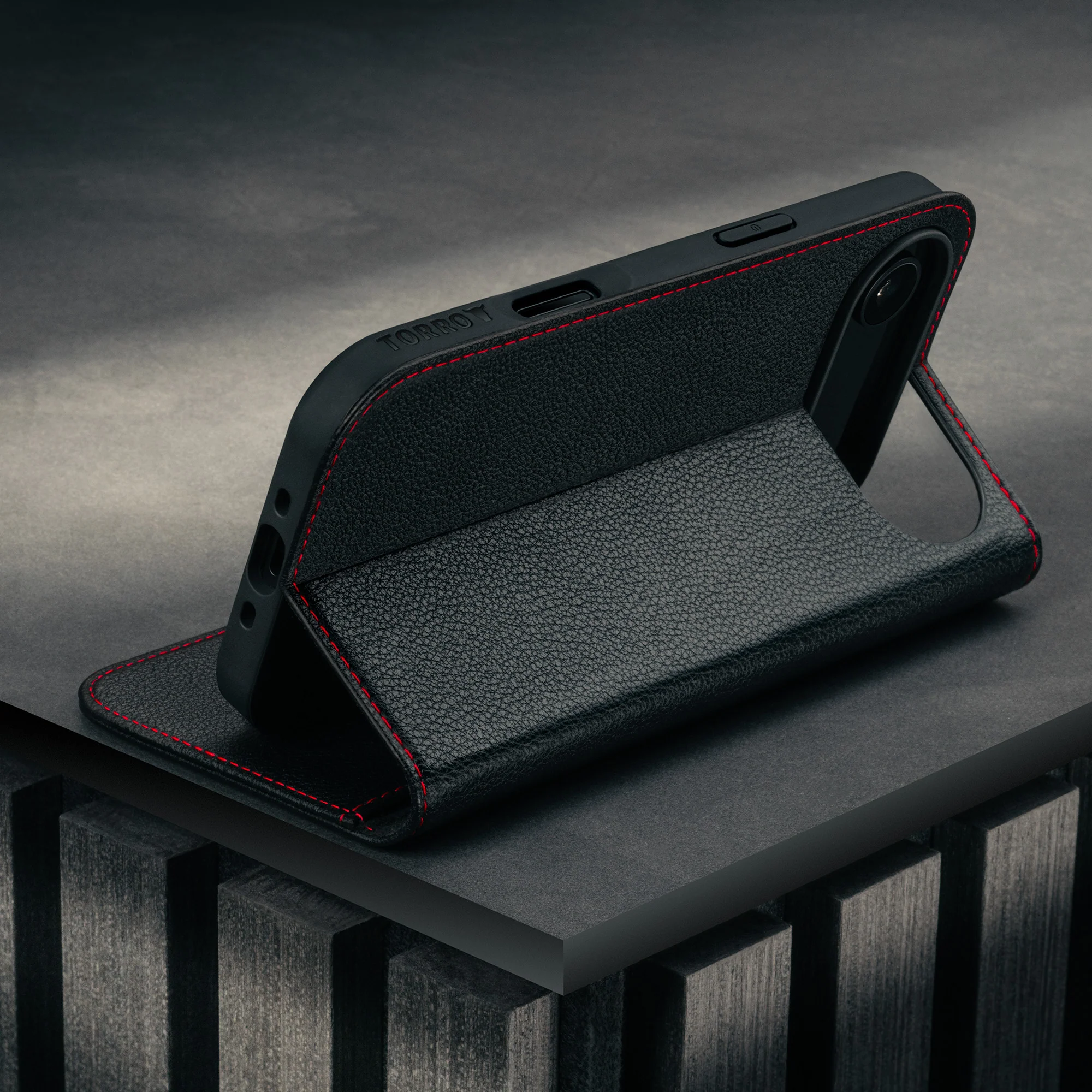 iPhone Air Leather Case (MagSafe Charging) - Image 5