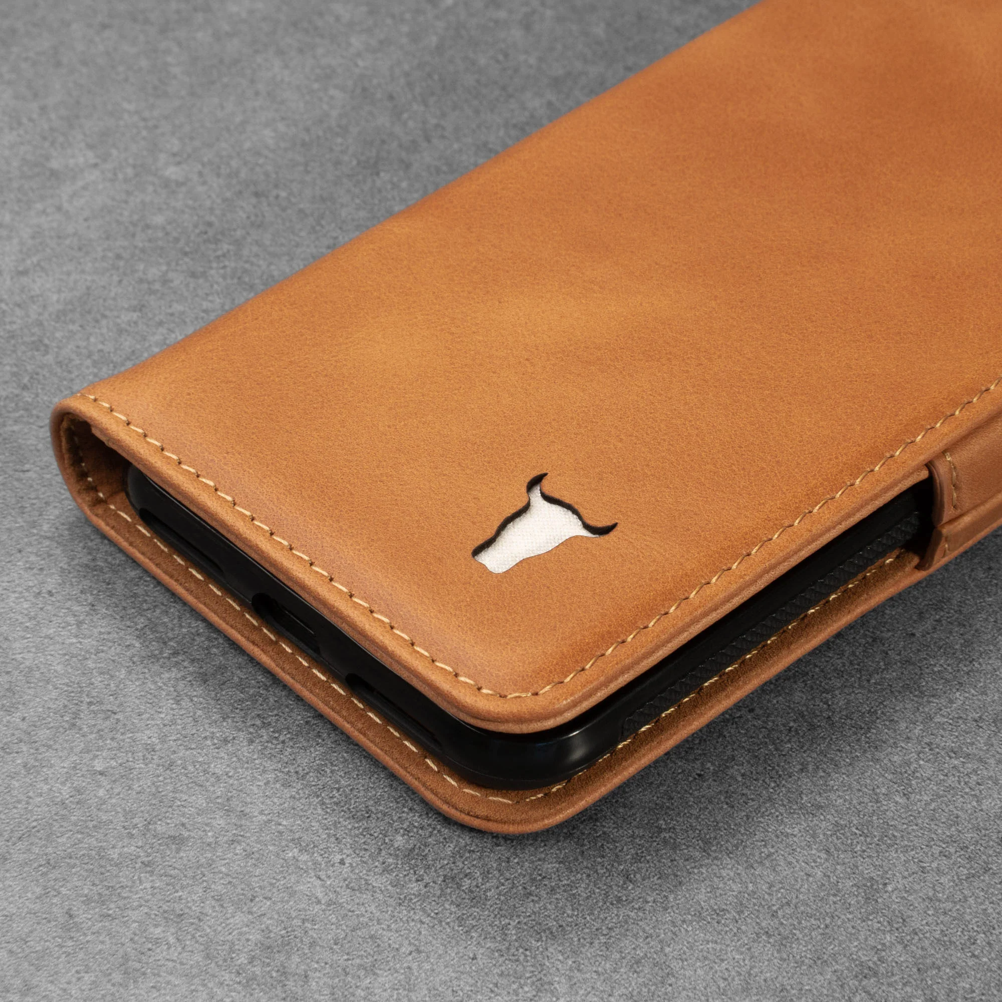 iPhone SE Leather Case (Compatible with iPhone 8/7) - Image 12