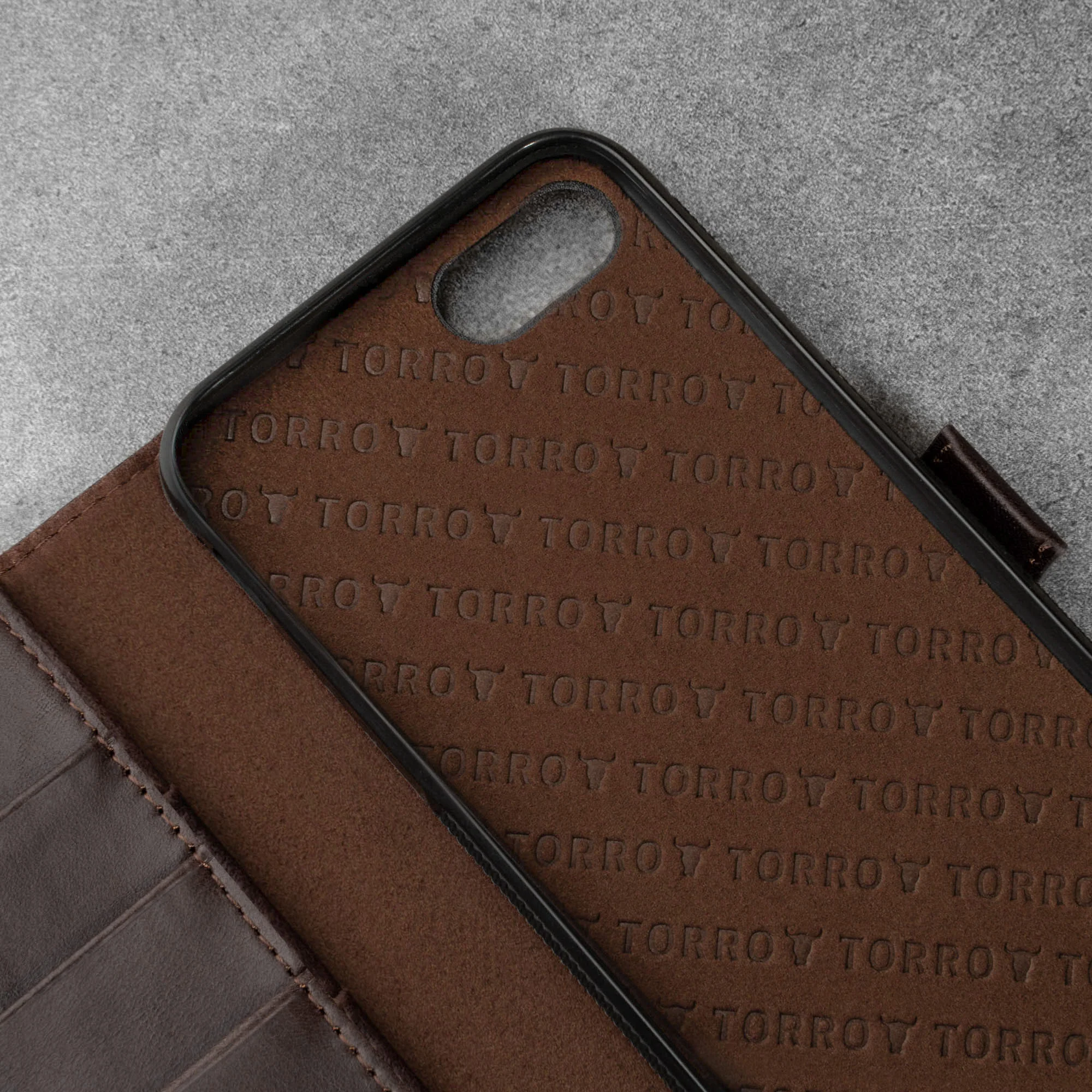 iPhone SE Leather Case (Compatible with iPhone 8/7) - Image 15
