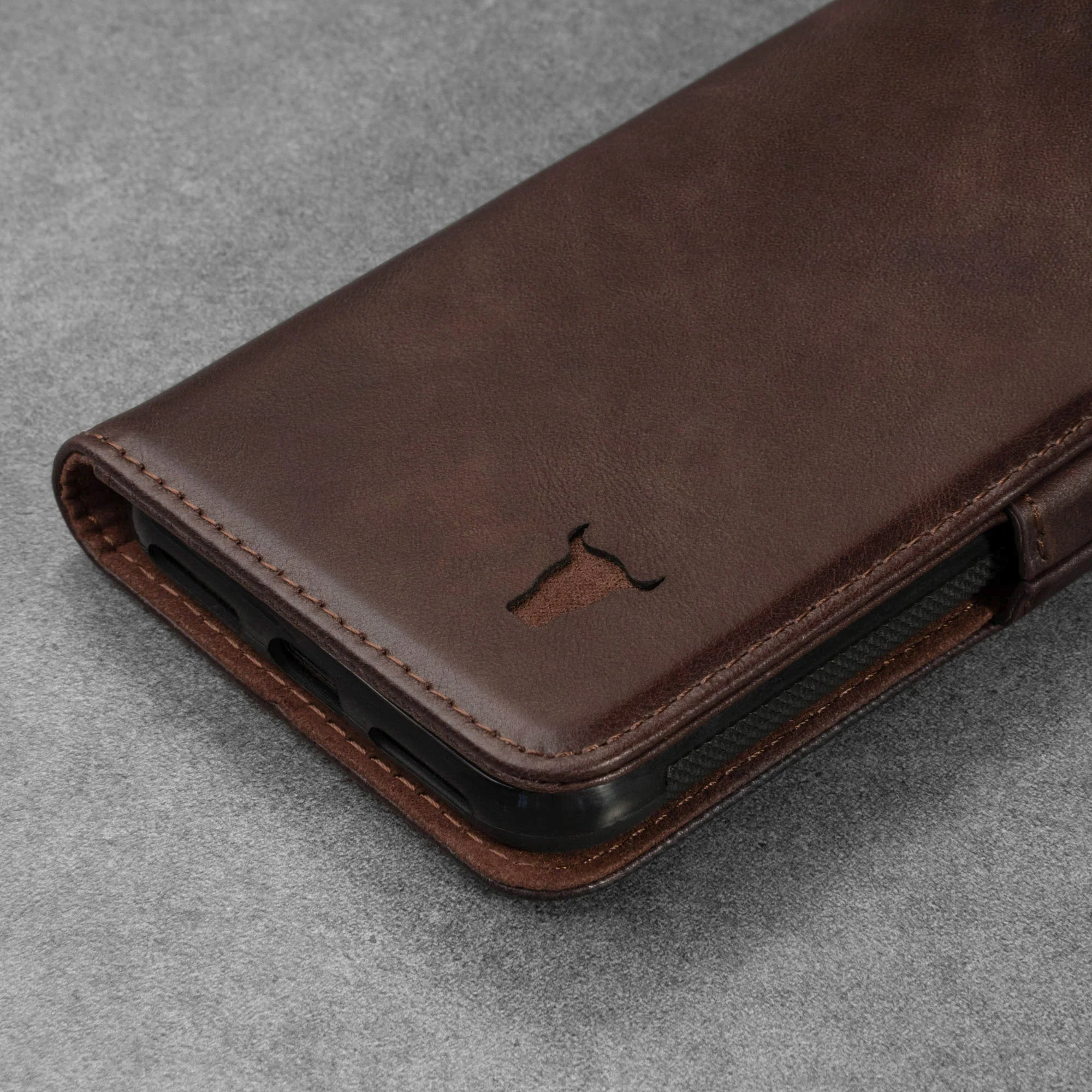 iPhone SE Leather Case (Compatible with iPhone 8/7) - Image 16