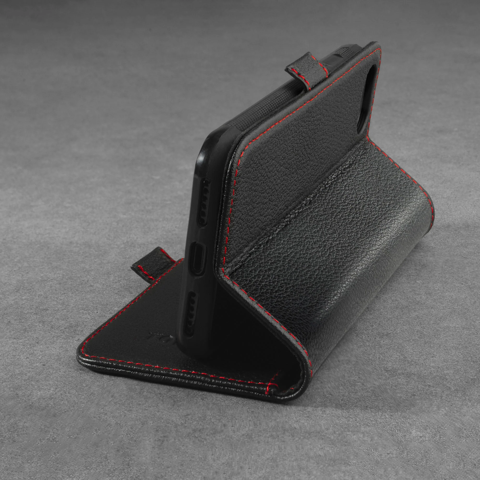 iPhone SE Leather Case (Compatible with iPhone 8/7) - Image 5