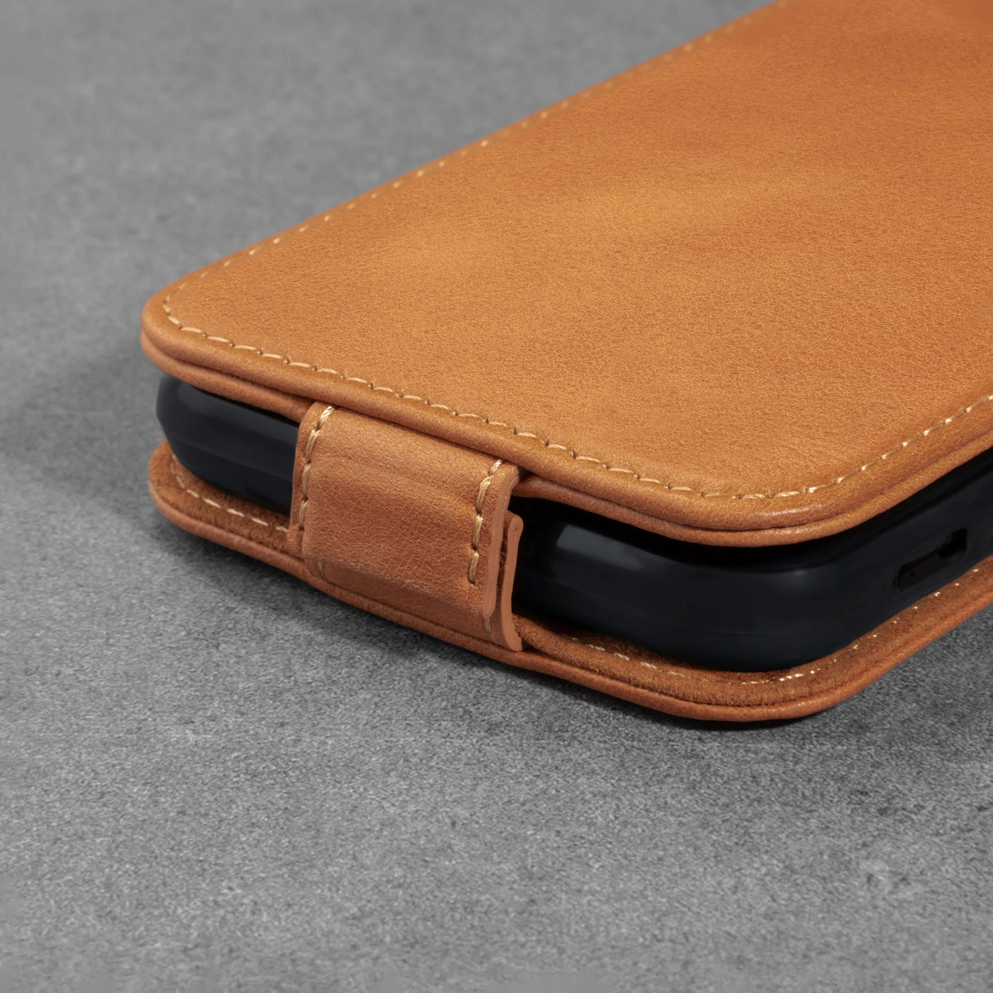 iPhone SE Leather Flip Case (Compatible with iPhone 8/7) - Image 10
