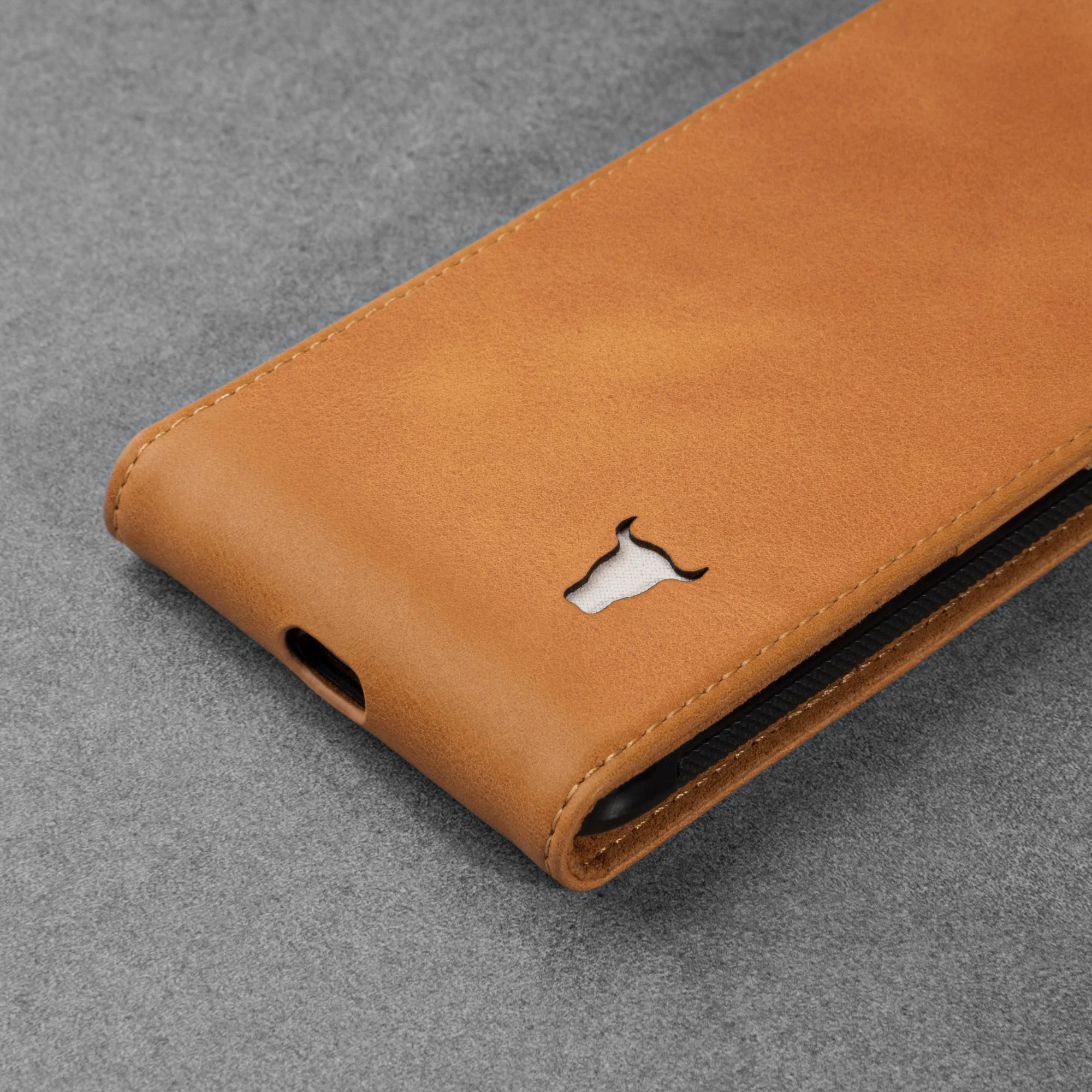 iPhone SE Leather Flip Case (Compatible with iPhone 8/7) - Image 12