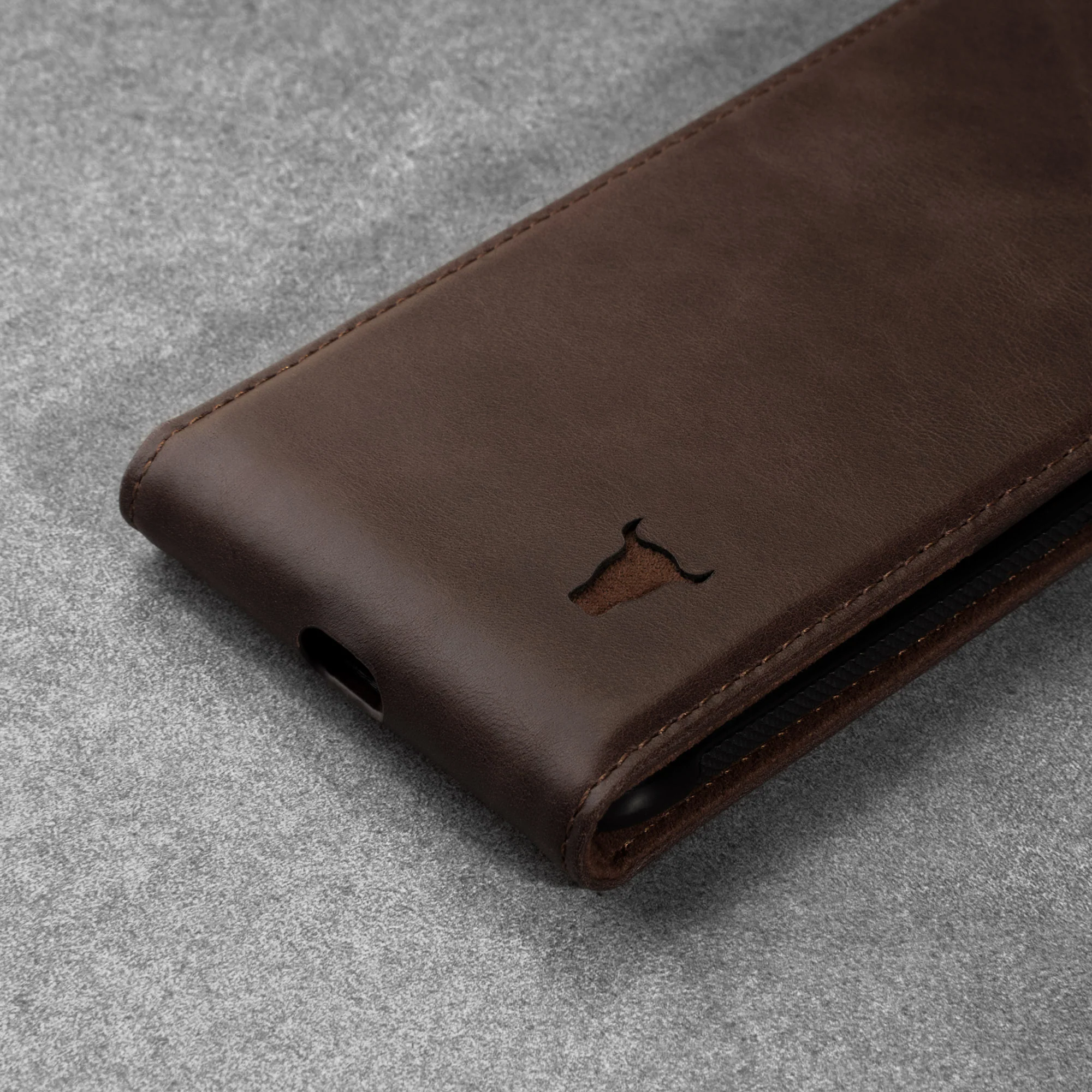 iPhone SE Leather Flip Case (Compatible with iPhone 8/7) - Image 16