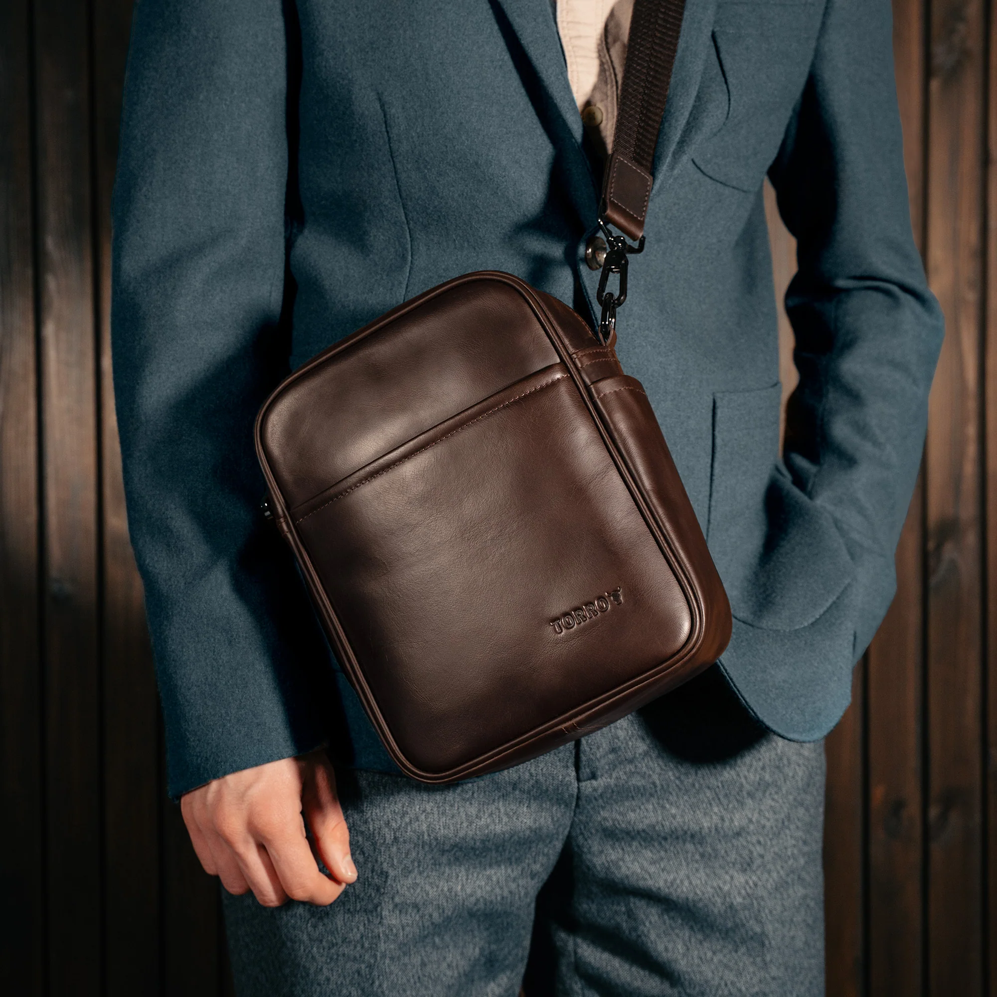 Leather Crossbody Shoulder Bag - Image 12