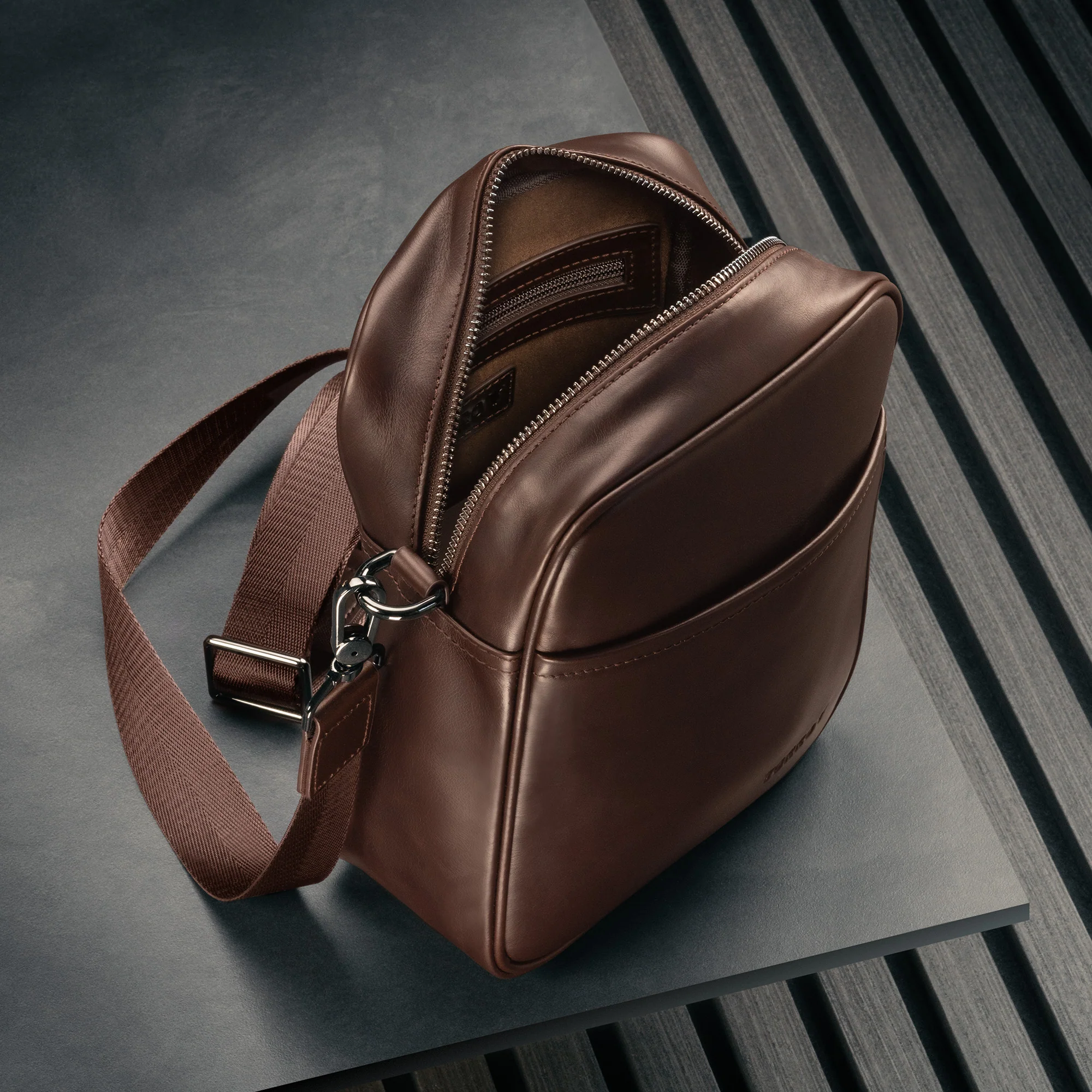 Leather Crossbody Shoulder Bag - Image 8