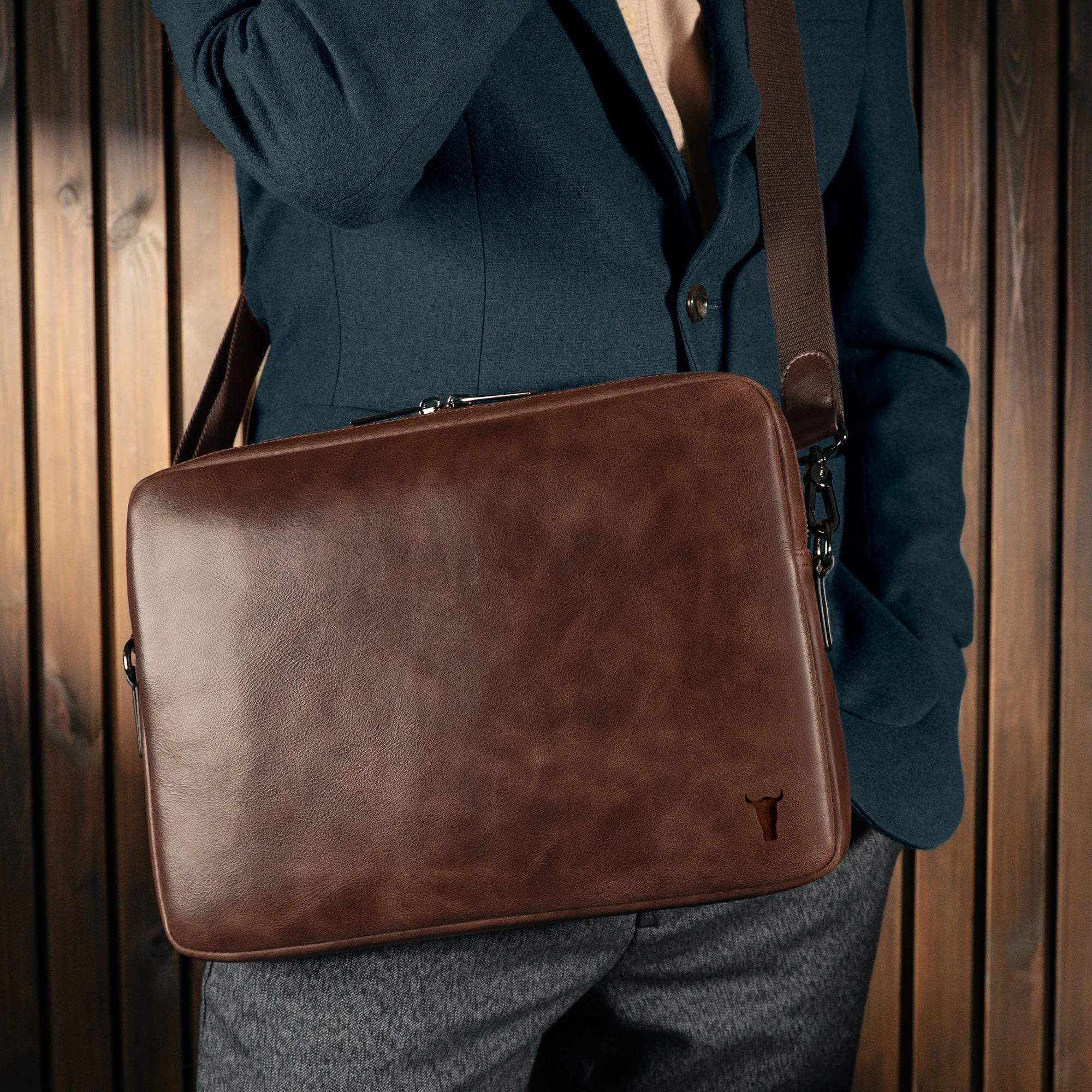Slim Leather Laptop Bag - Image 9