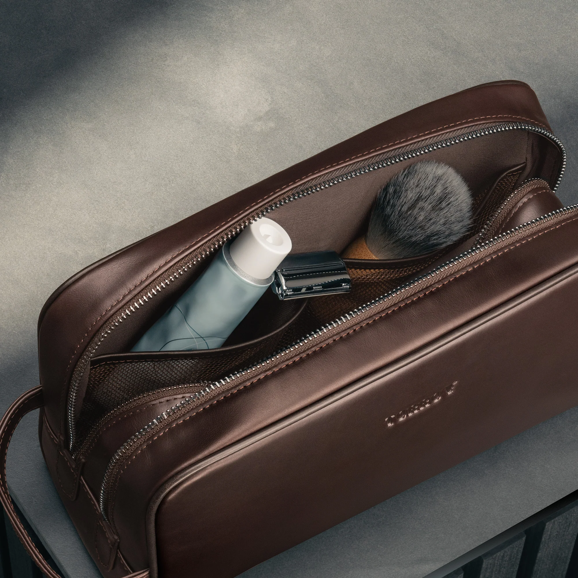 Leather Wash Bag / Toiletry Bag - Image 7