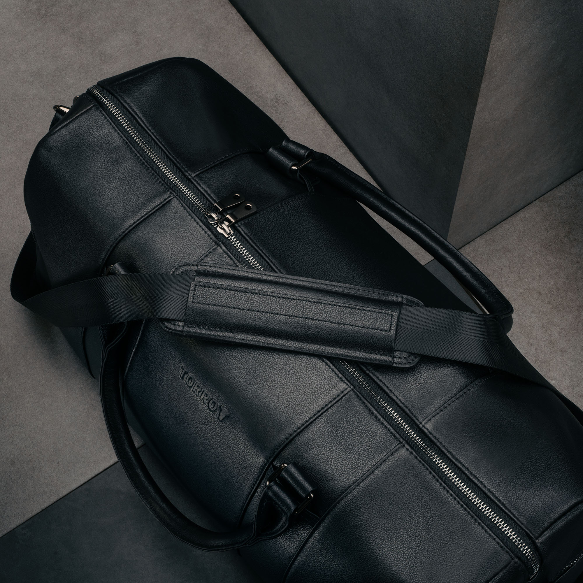 Leather Weekend Duffle Bag - Image 4