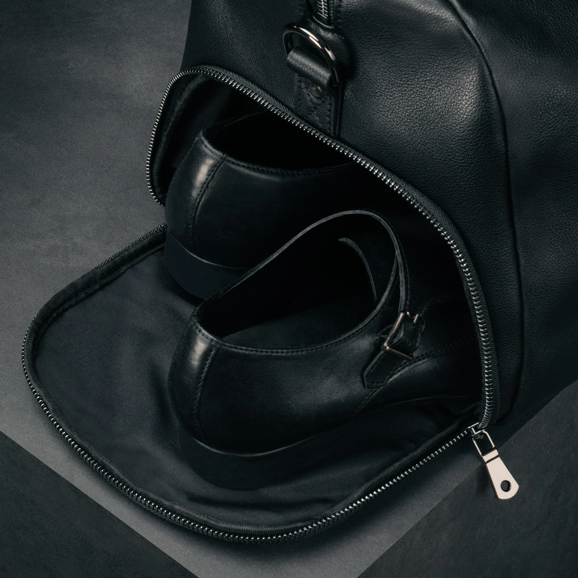 Leather Weekend Duffle Bag - Image 5