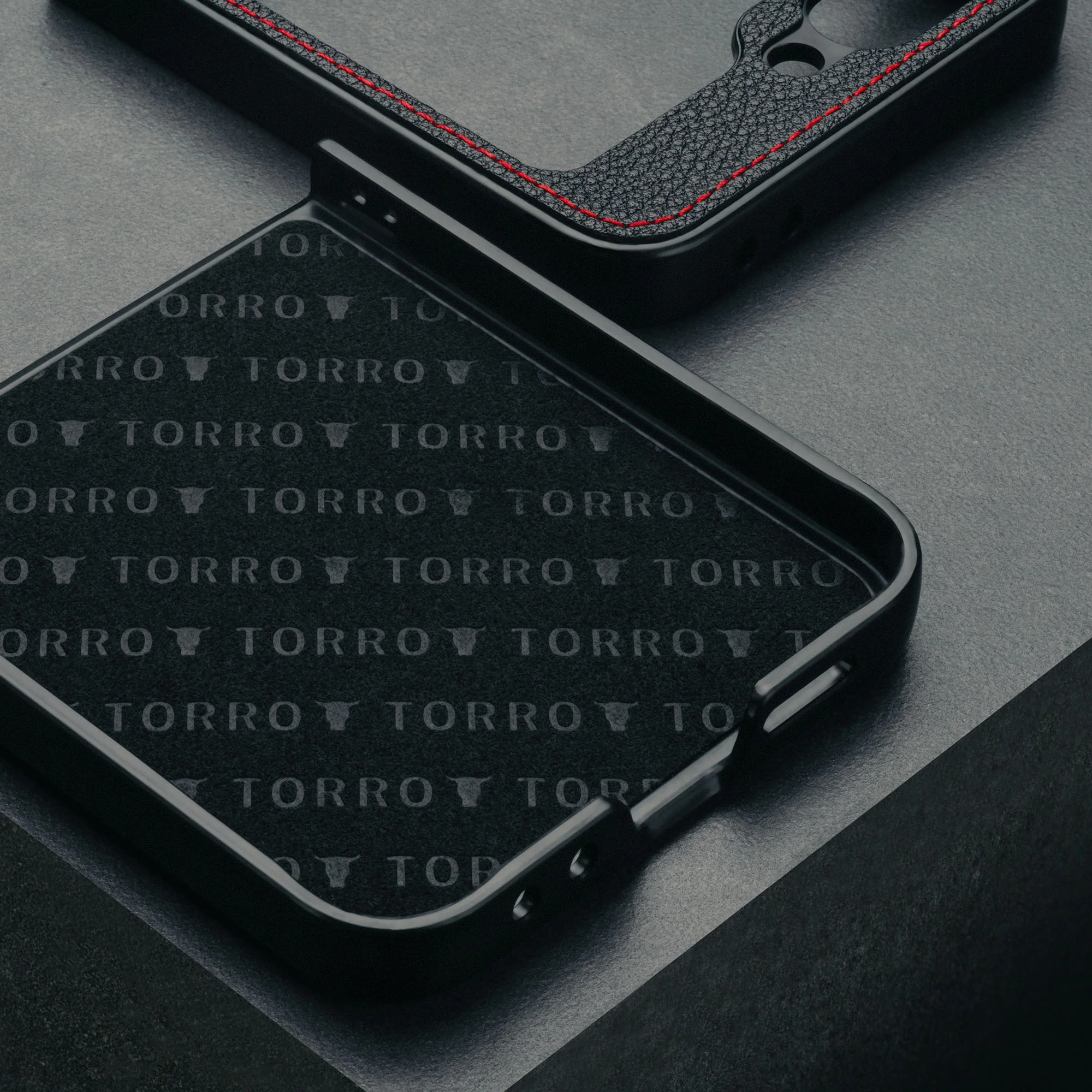 Galaxy Z Flip6 / Z Flip7 FE Leather Case (2024) - Image 4