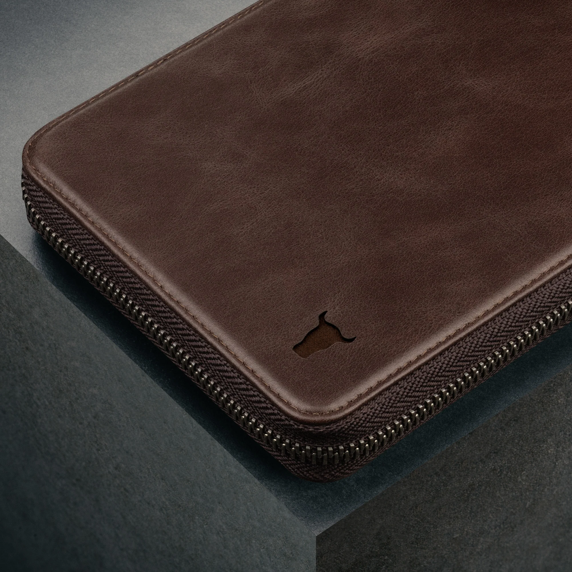 Leather Travel Wallet / Organiser - Image 11
