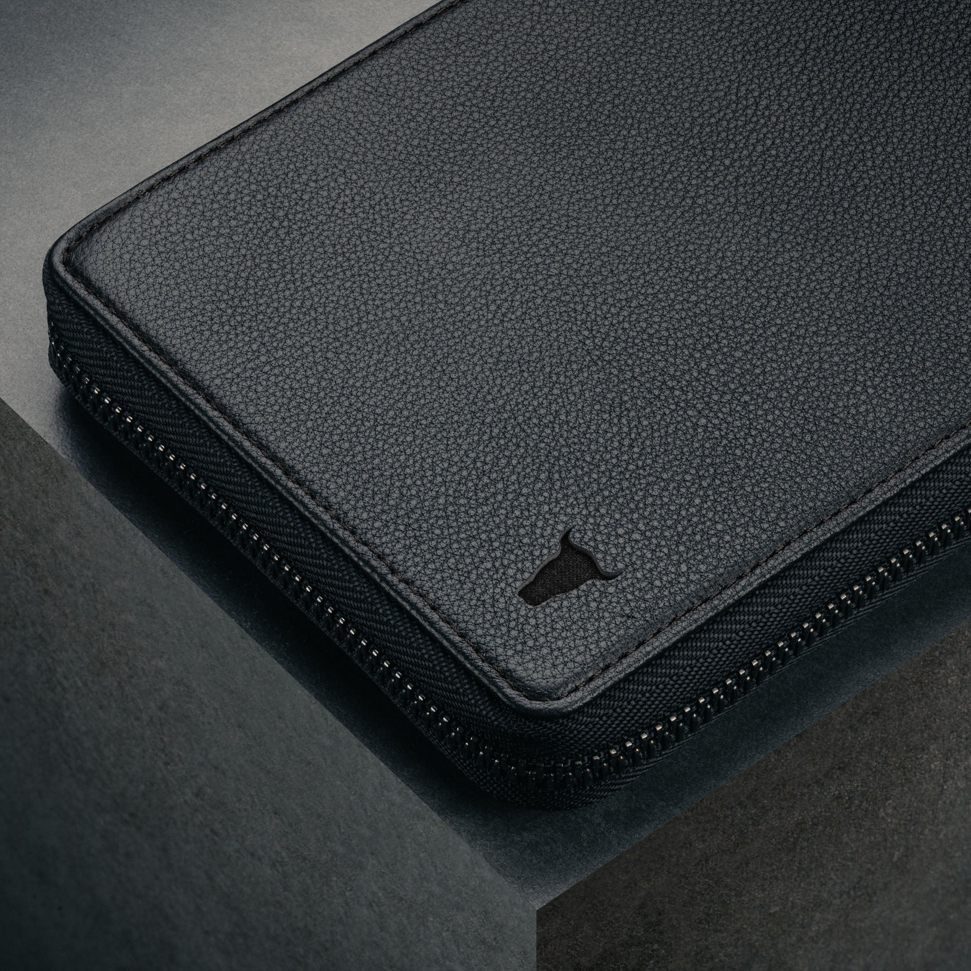 Leather Travel Wallet / Organiser - Image 16